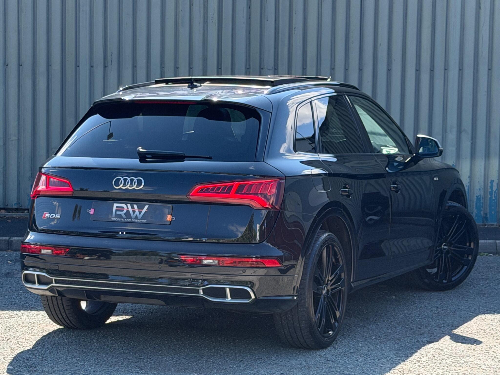 Audi SQ5 view 27
