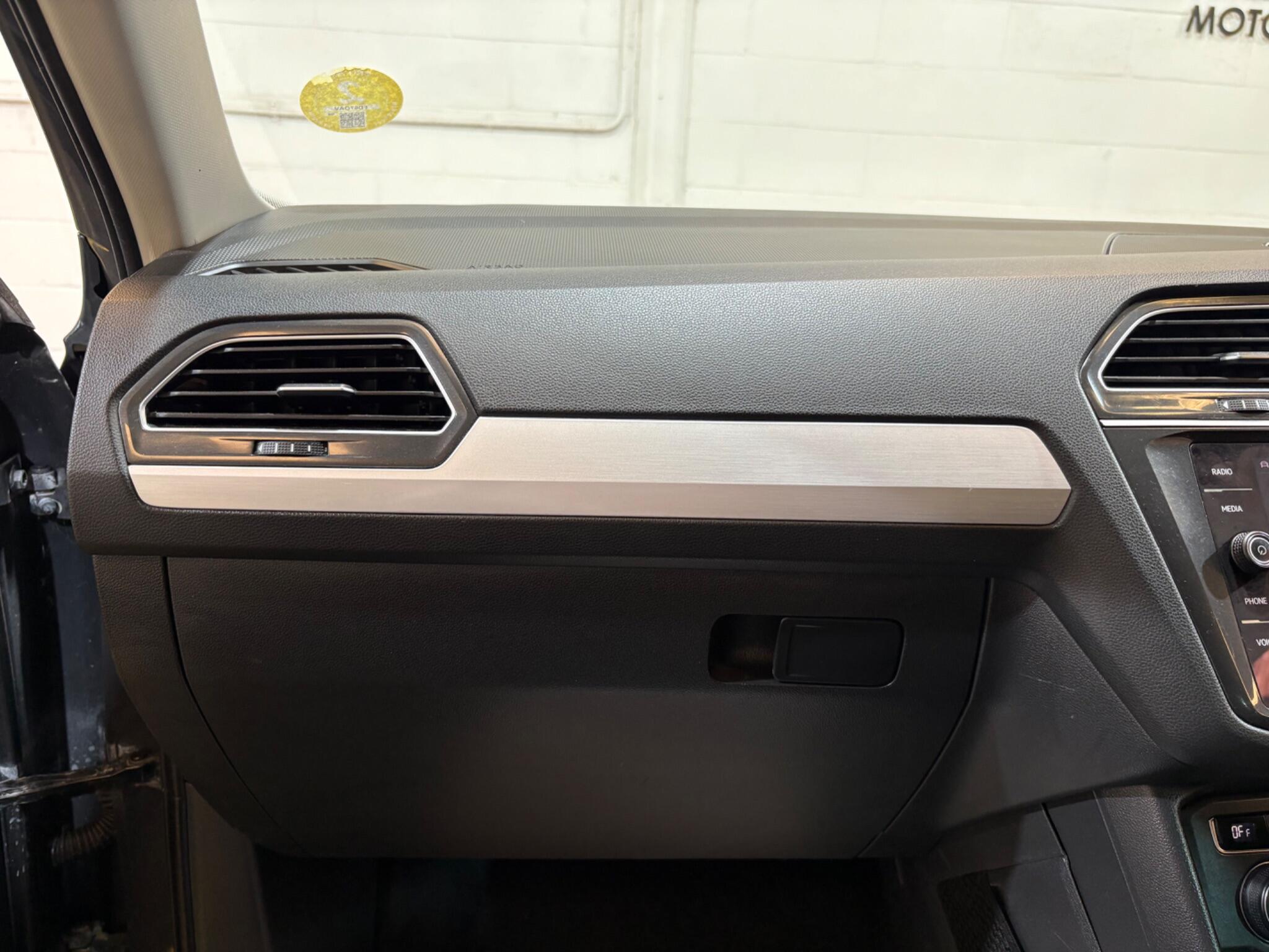 Volkswagen Tiguan view 65