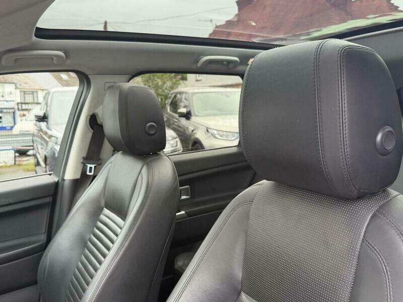 Land Rover Discovery Sport view 54
