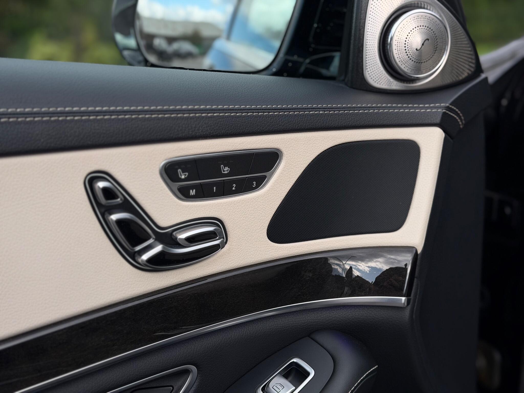 Mercedes-Benz S-Class view 32