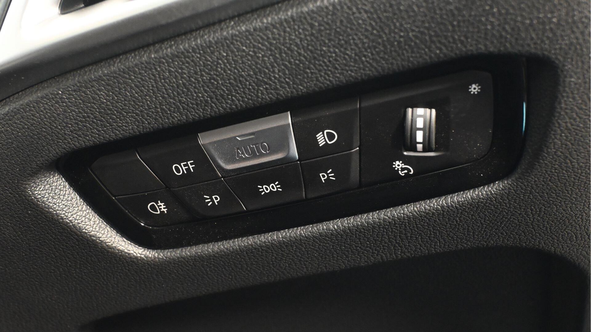 BMW I4 view 25