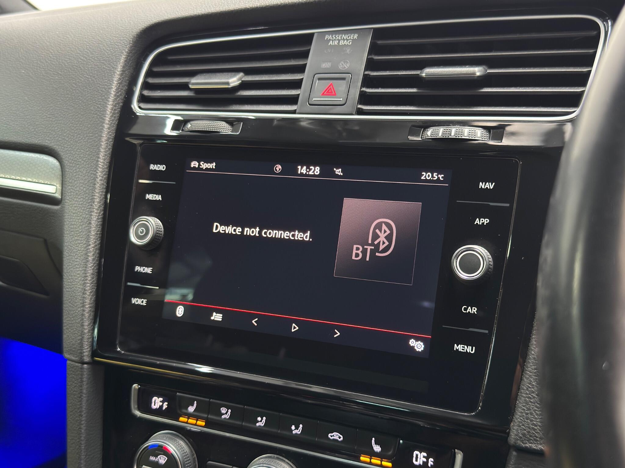 Volkswagen Golf view 30