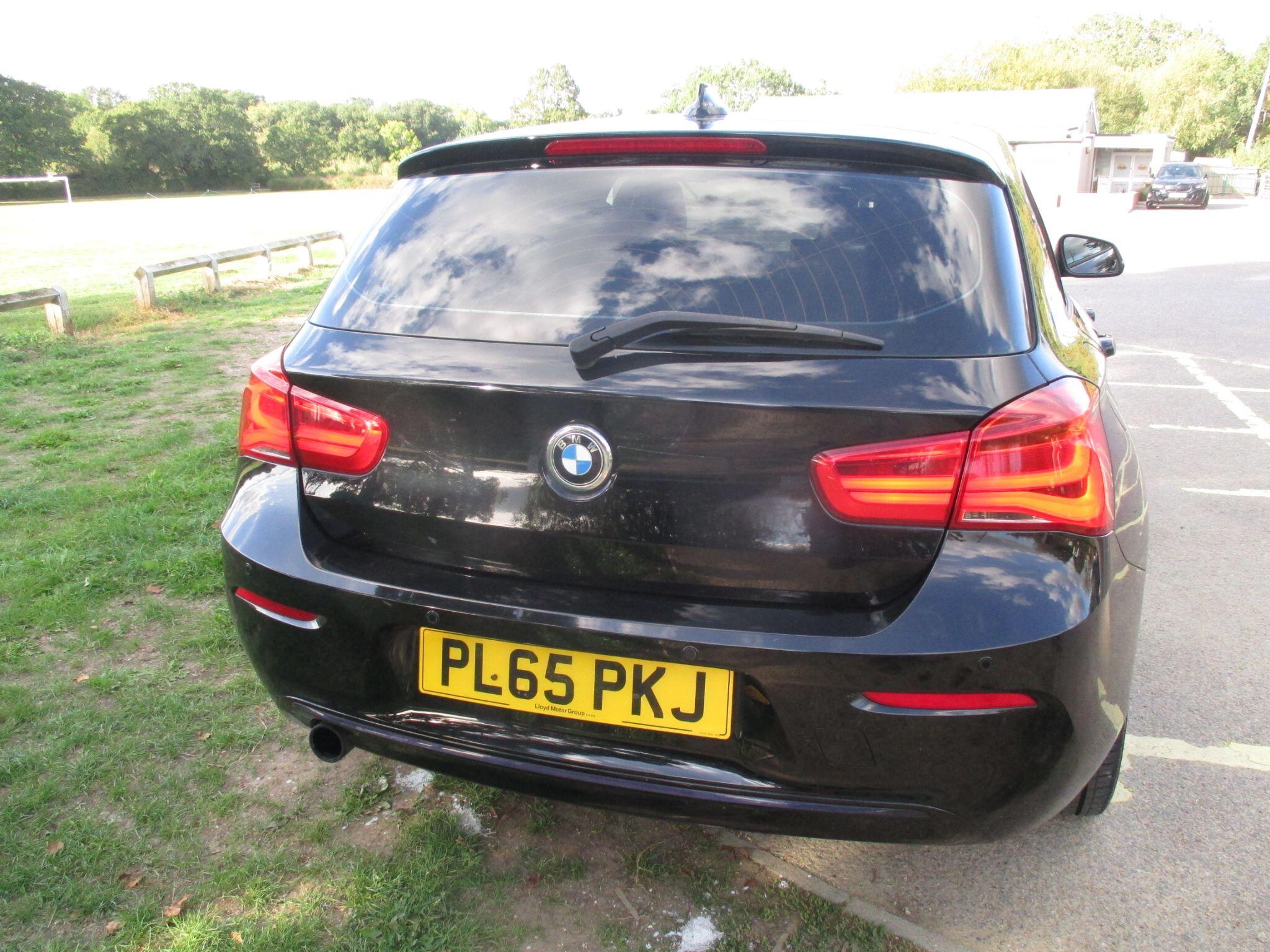 BMW 1 Series view 11