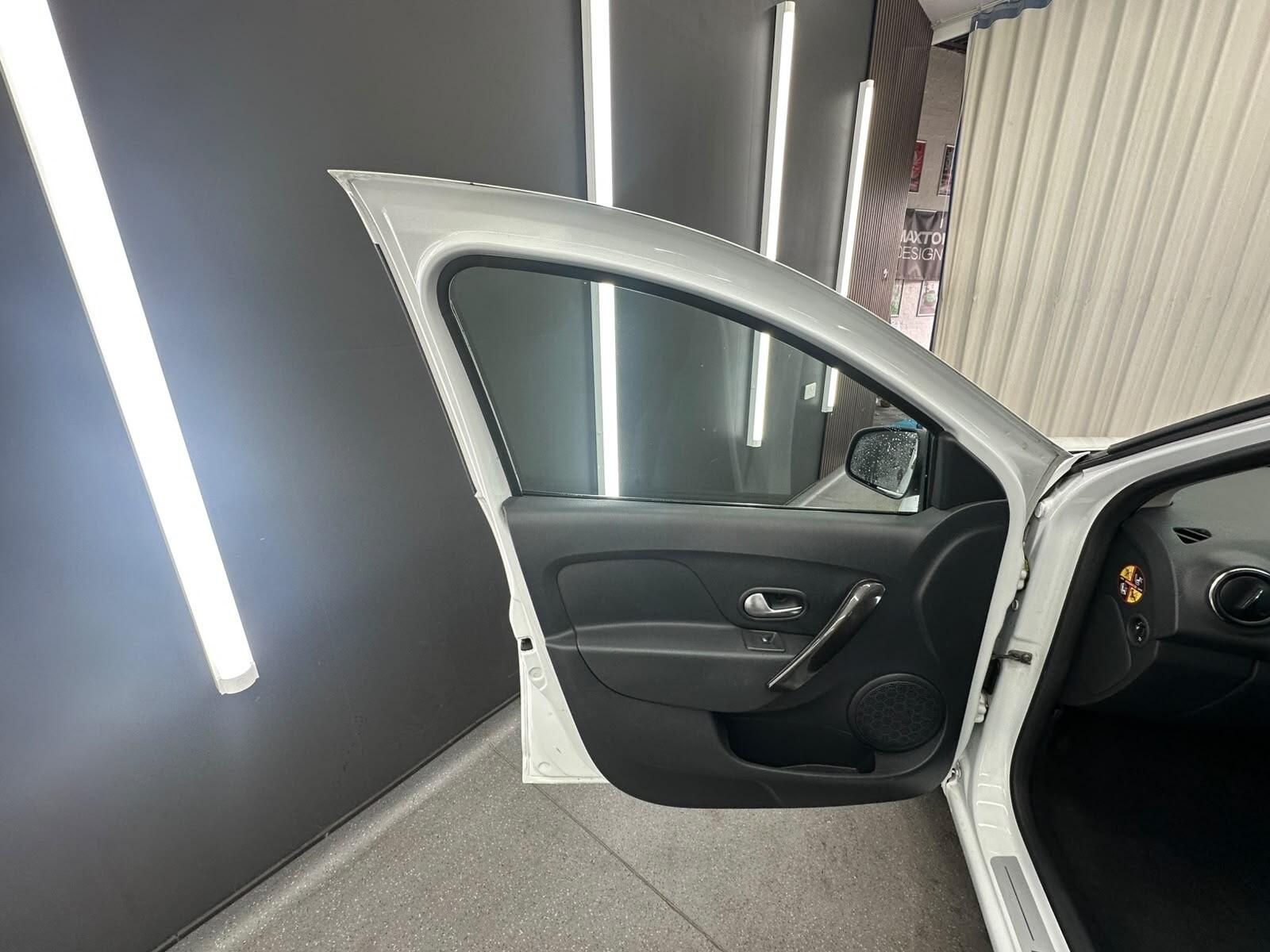 Dacia Sandero view 14