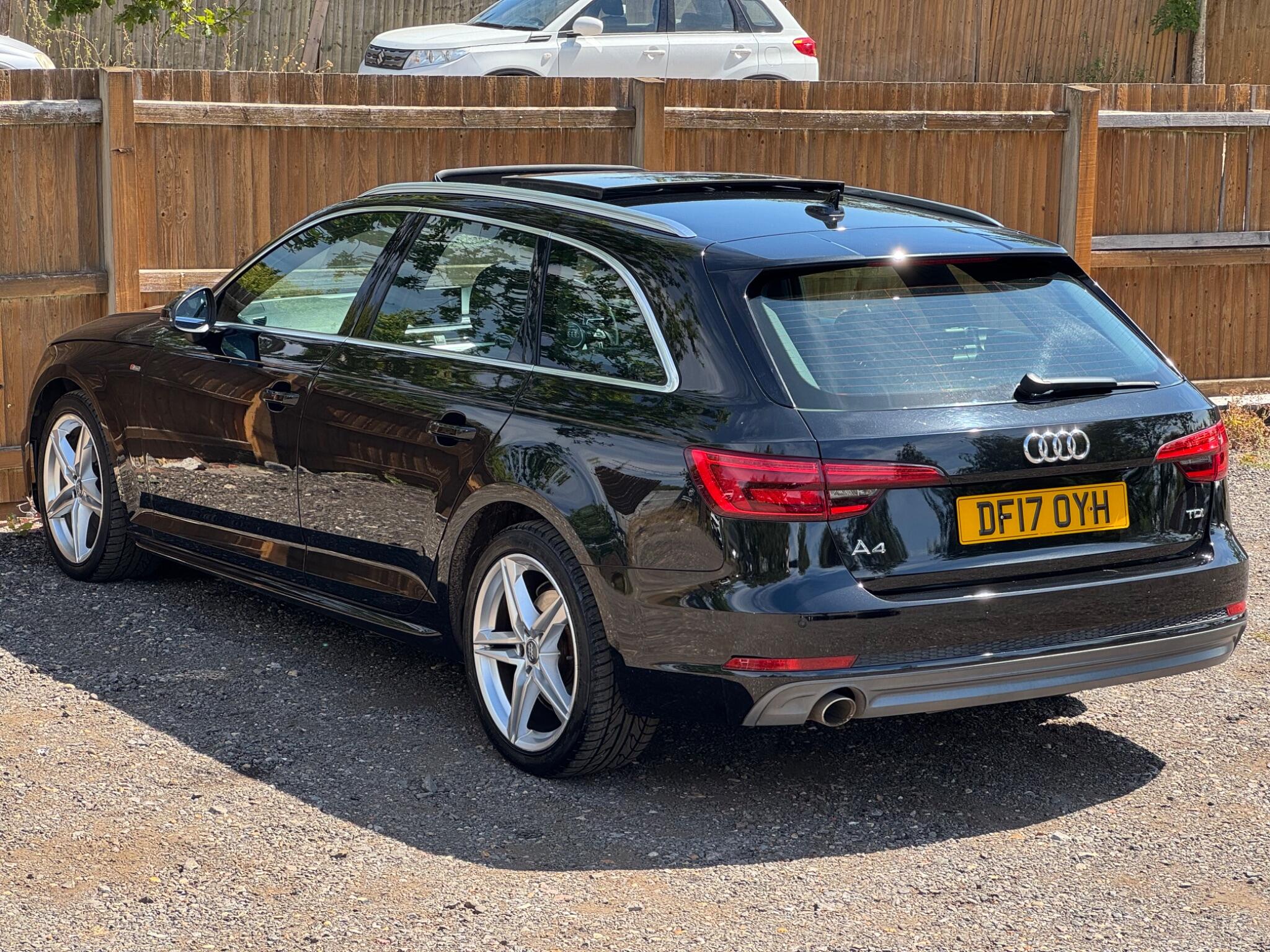 Audi A4 view 4