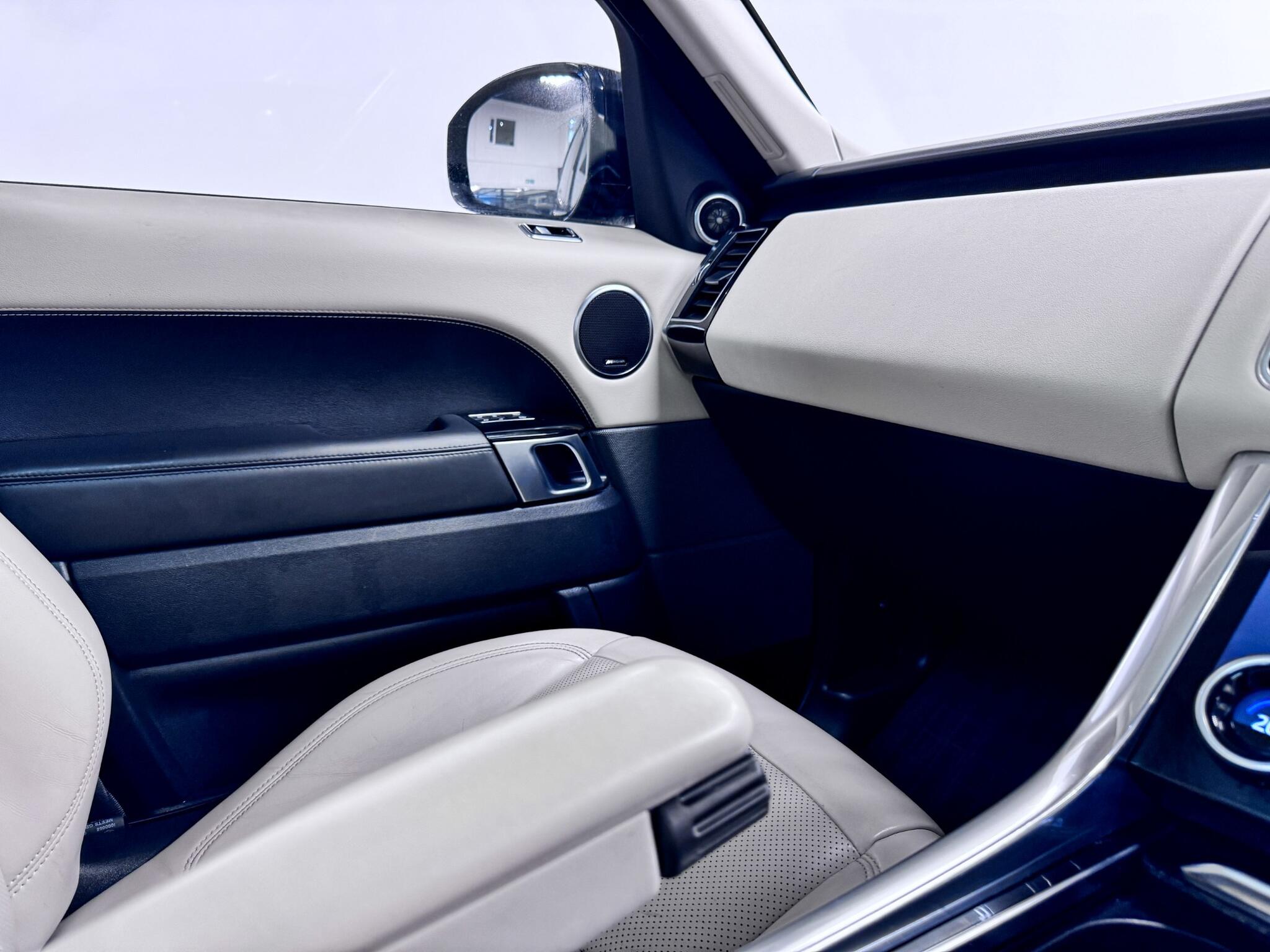 Land Rover Range Rover Sport view 29