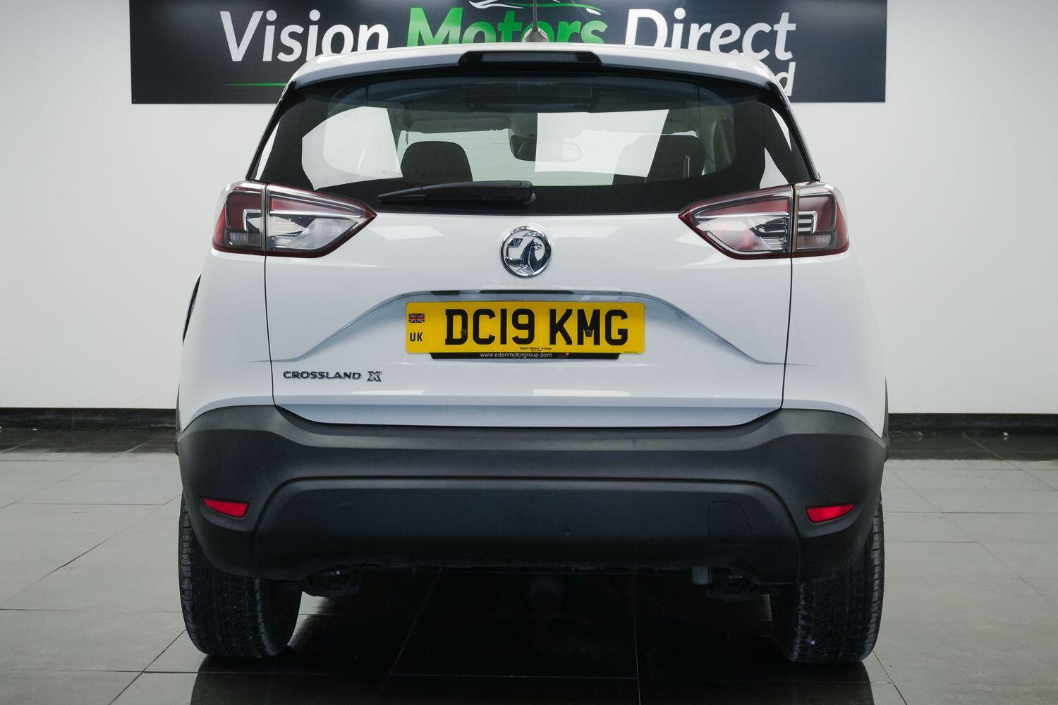 Vauxhall Crossland X view 3