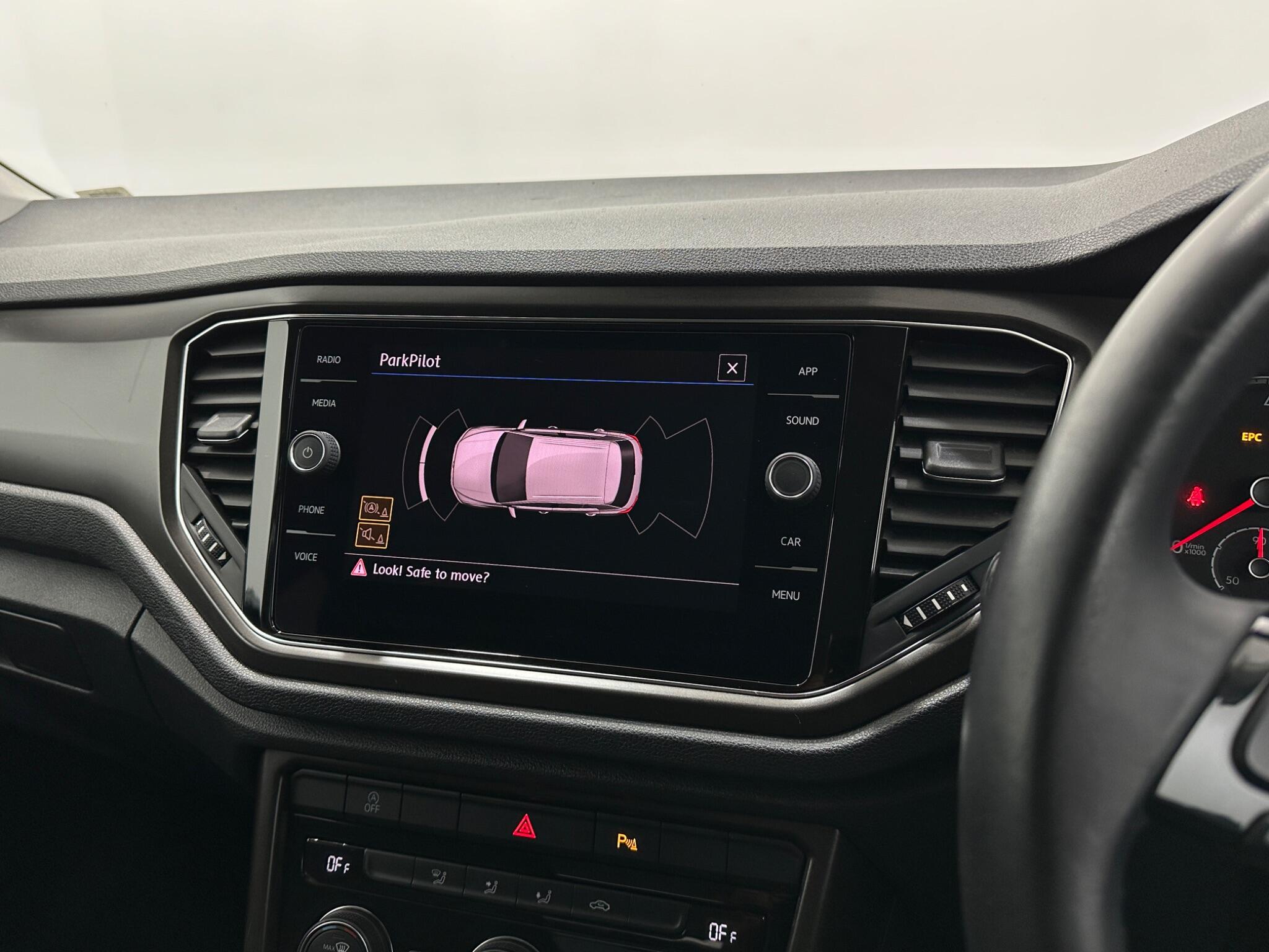 Volkswagen T-Roc view 20