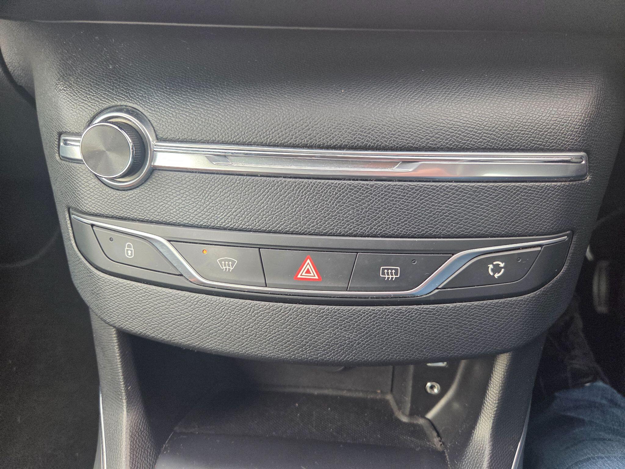 Peugeot 308 view 22