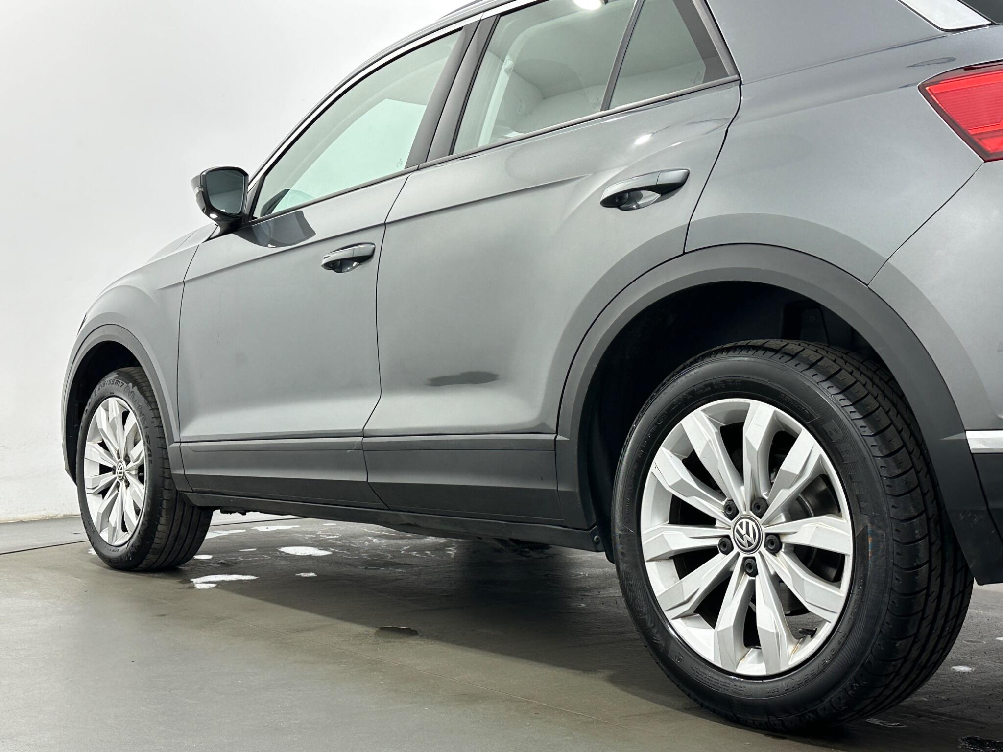 Volkswagen T-Roc view 48