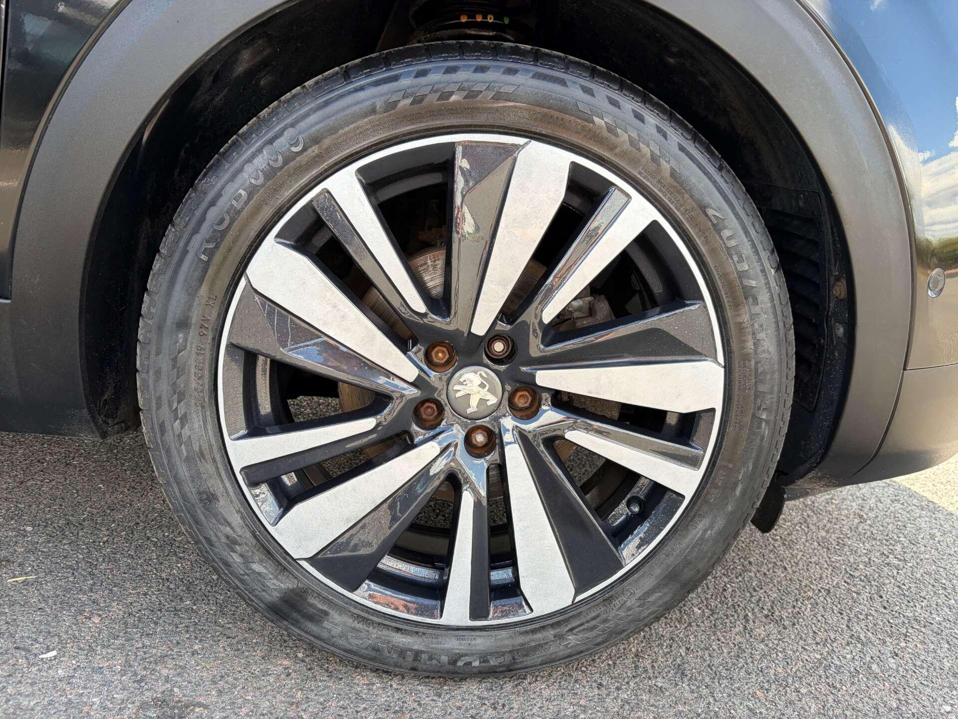 Peugeot 5008 view 13
