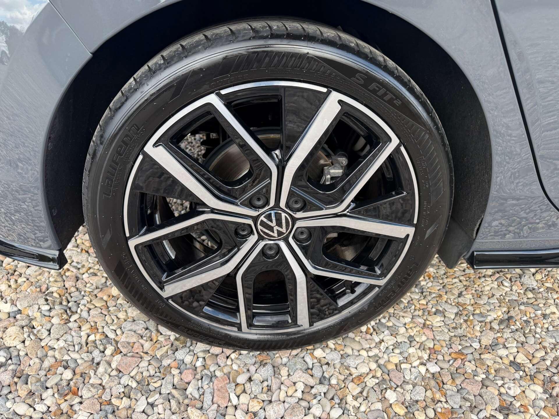 Volkswagen Golf view 11