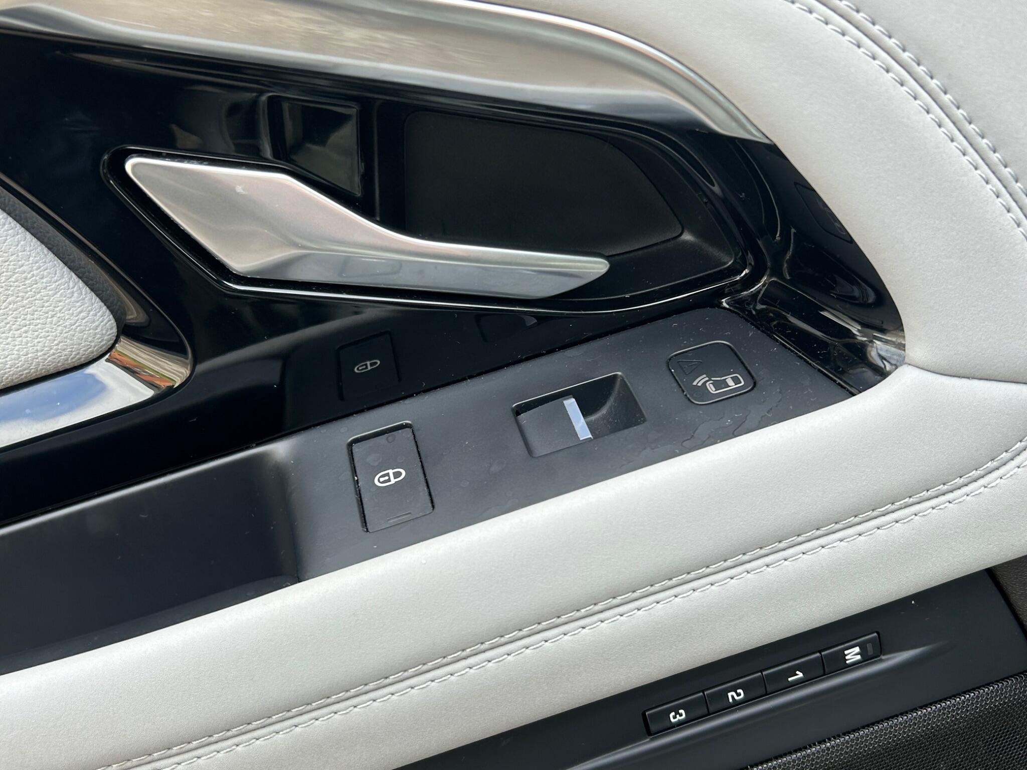 Land Rover Range Rover Evoque view 39