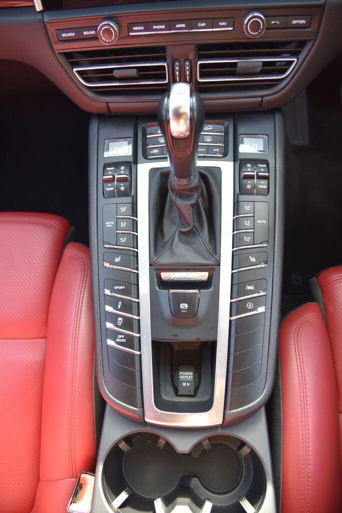 Porsche Macan view 46