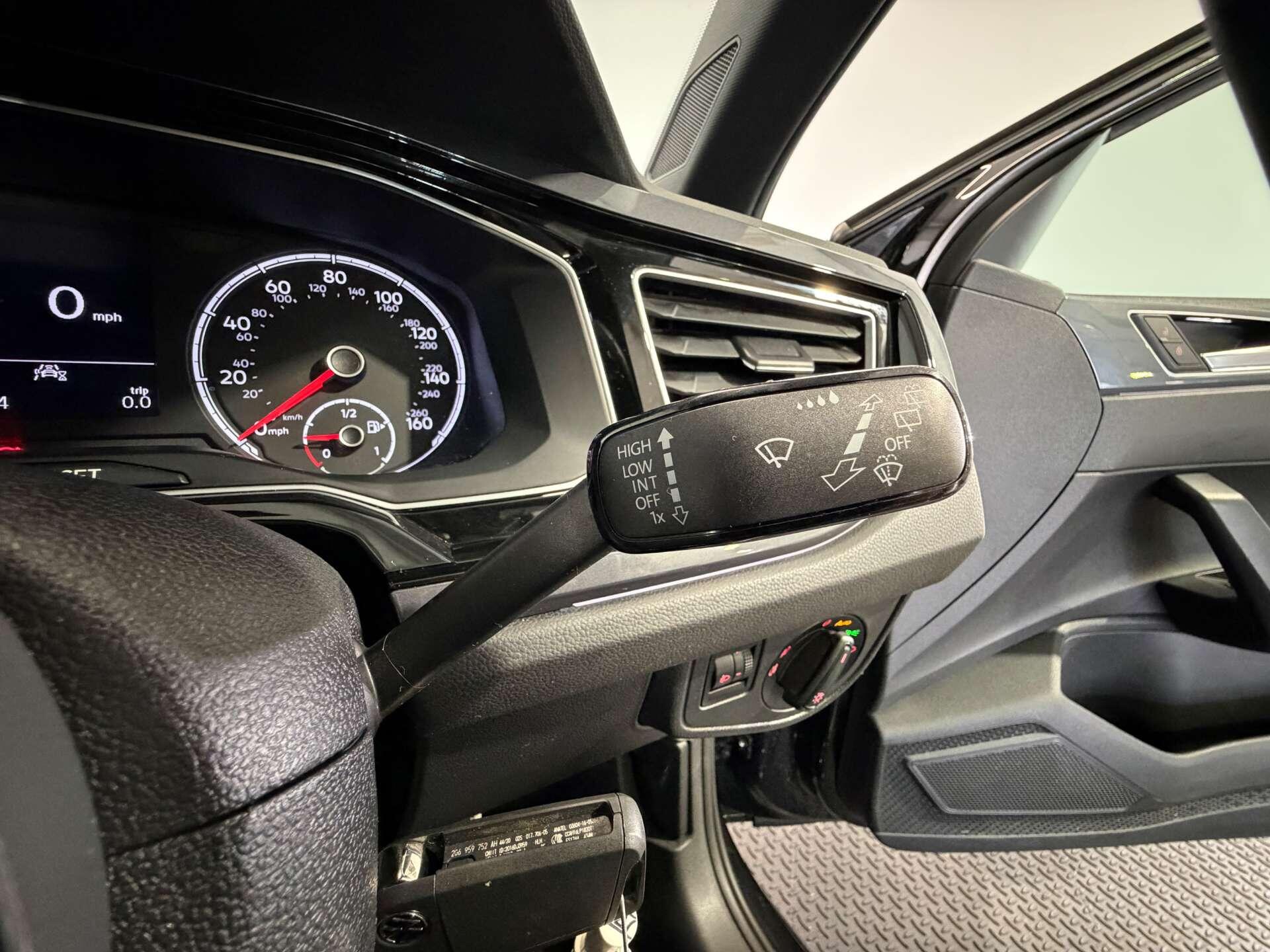 Volkswagen Polo view 28