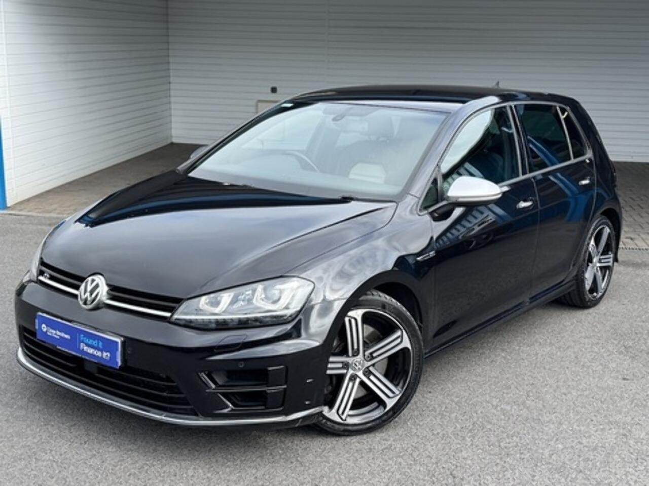 Volkswagen Golf view 3