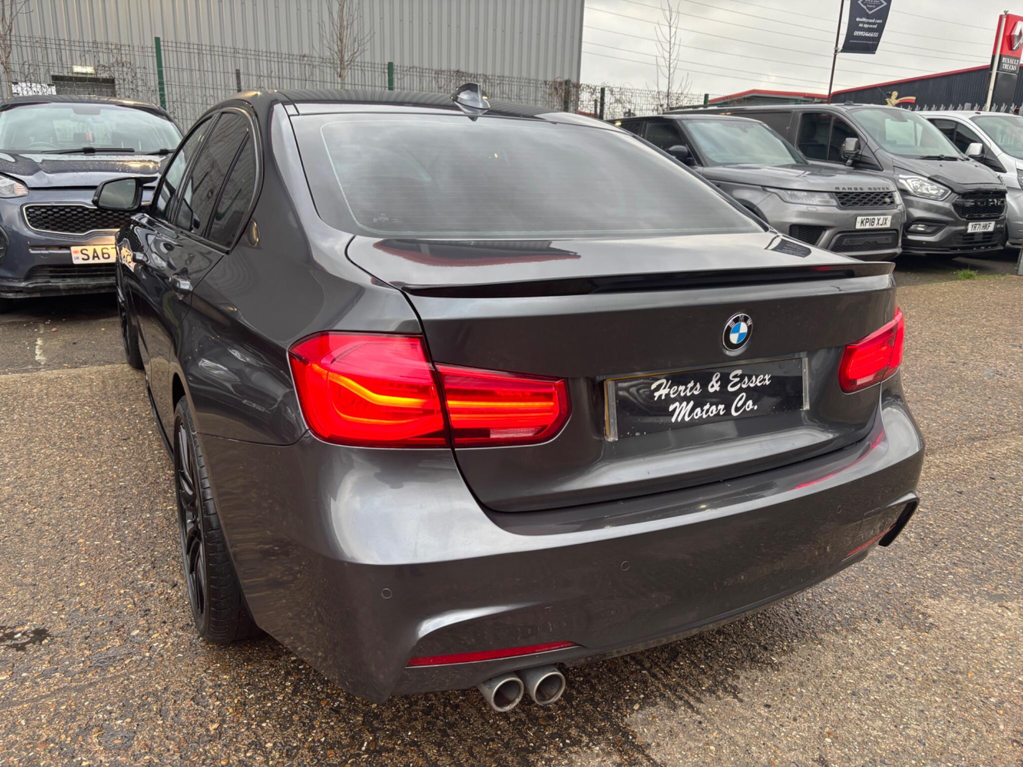 BMW 3 Series view 16