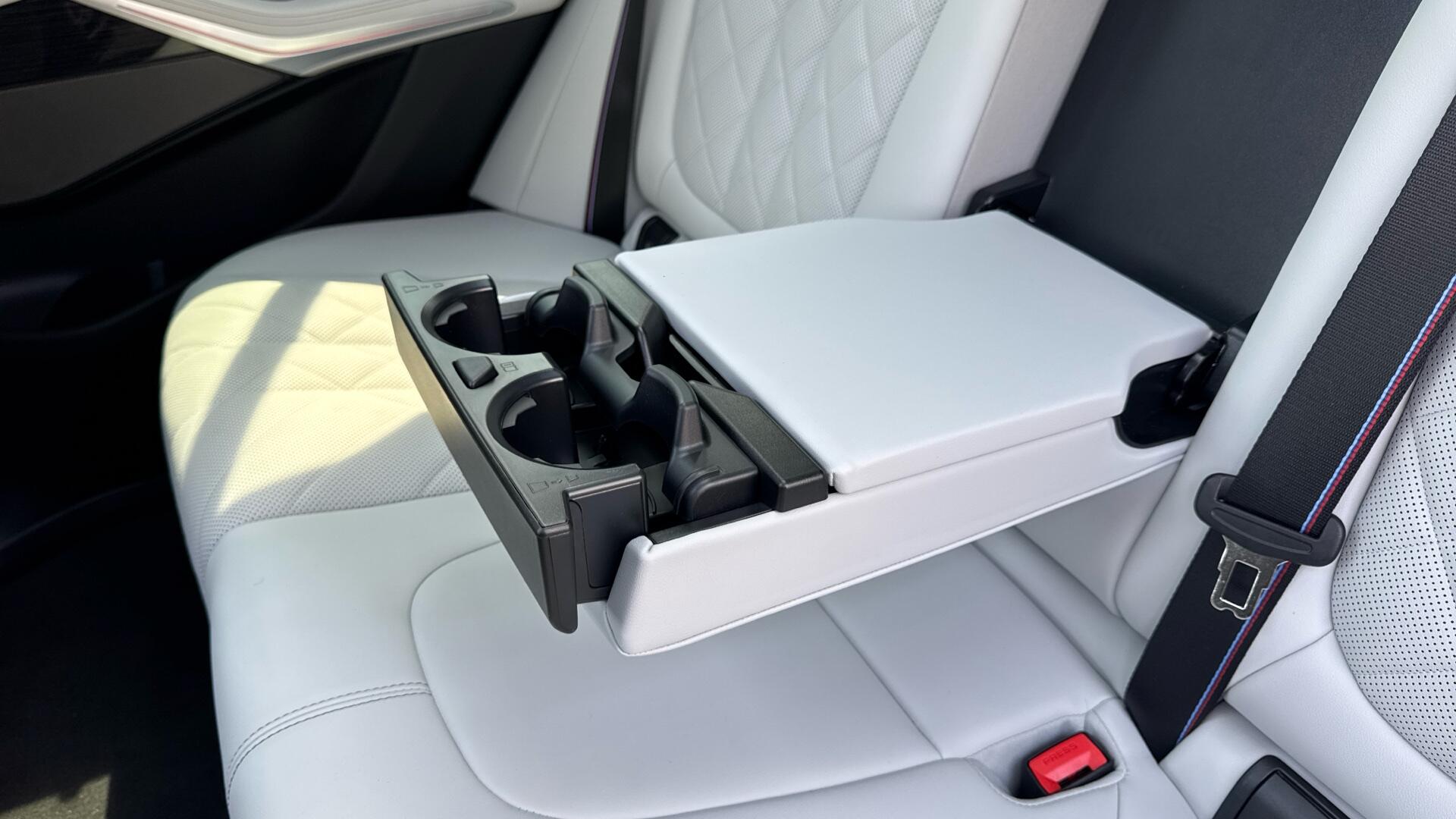 BMW X5 view 13