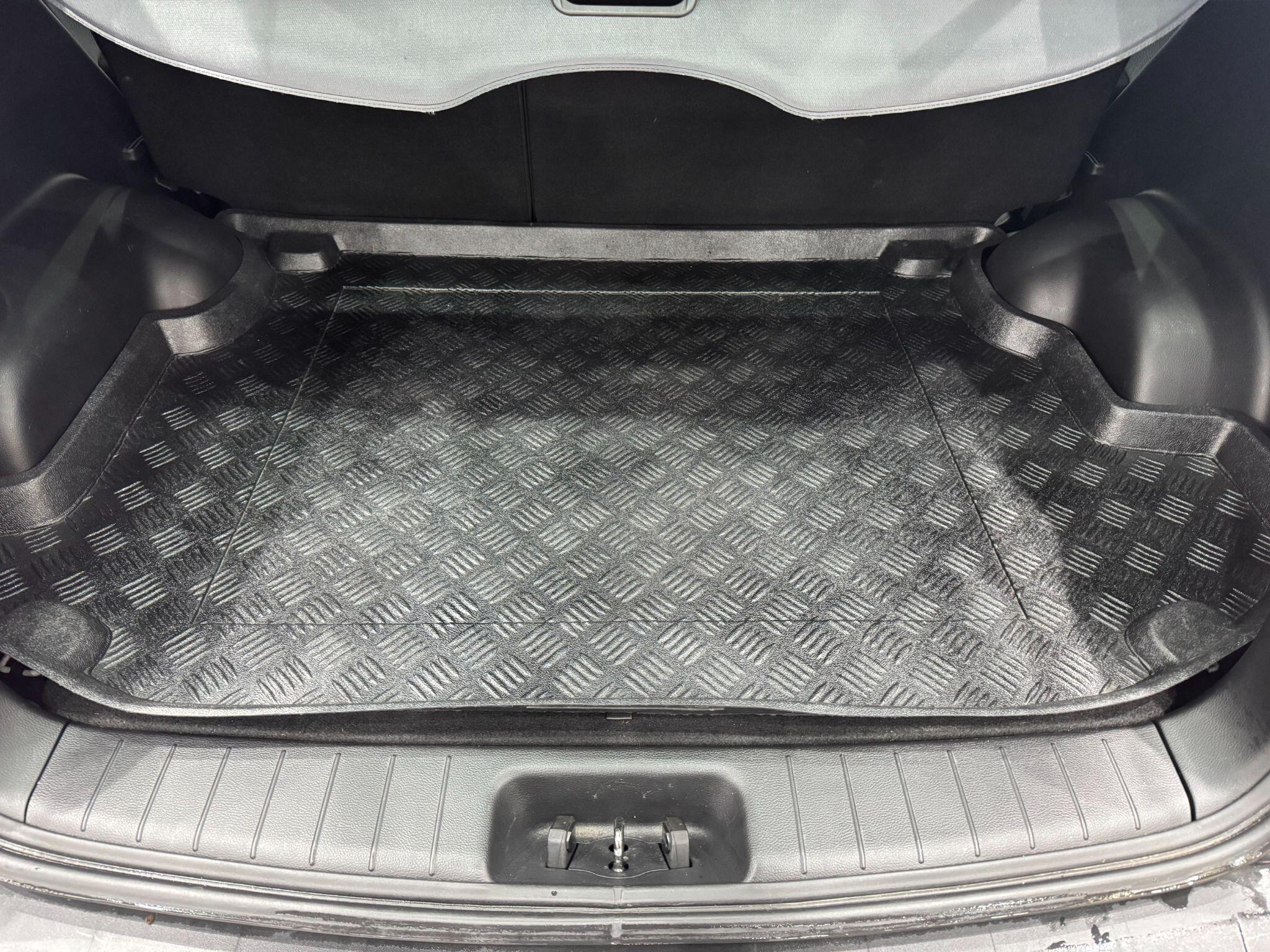 KGM Korando view 41