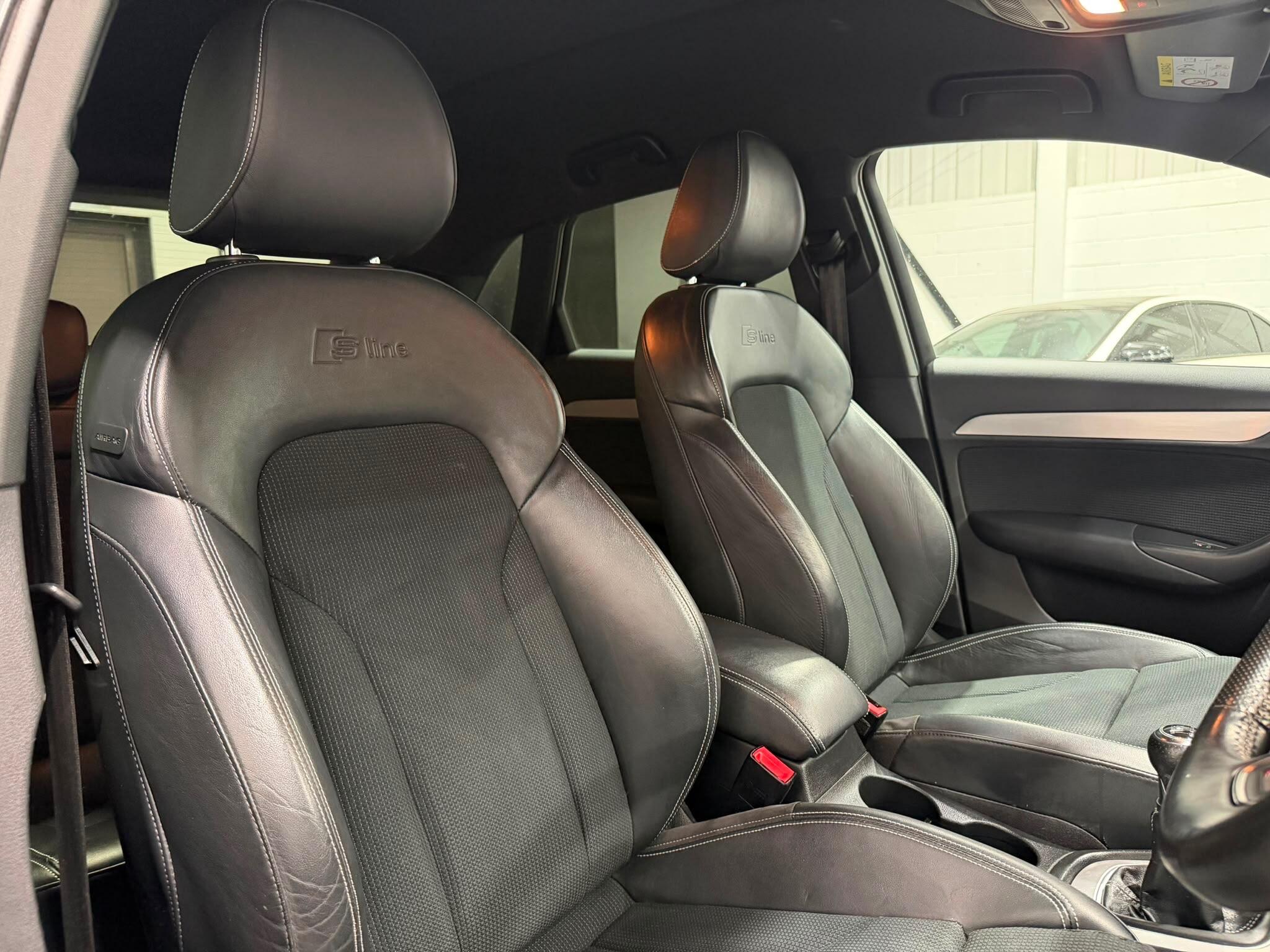 Audi Q3 view 14