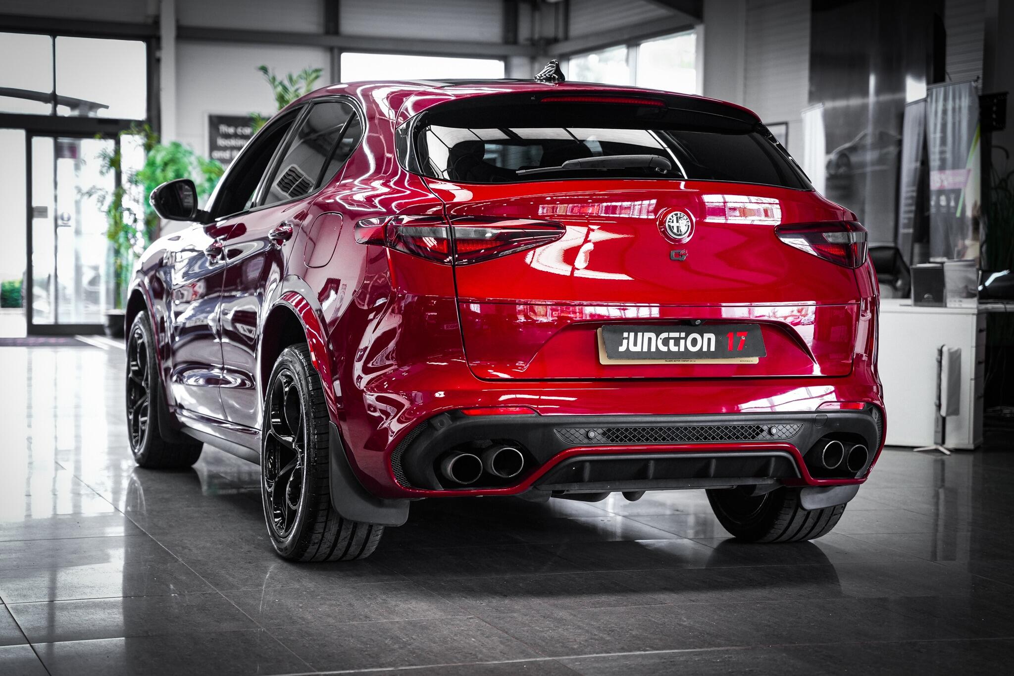 Alfa Romeo Stelvio view 14