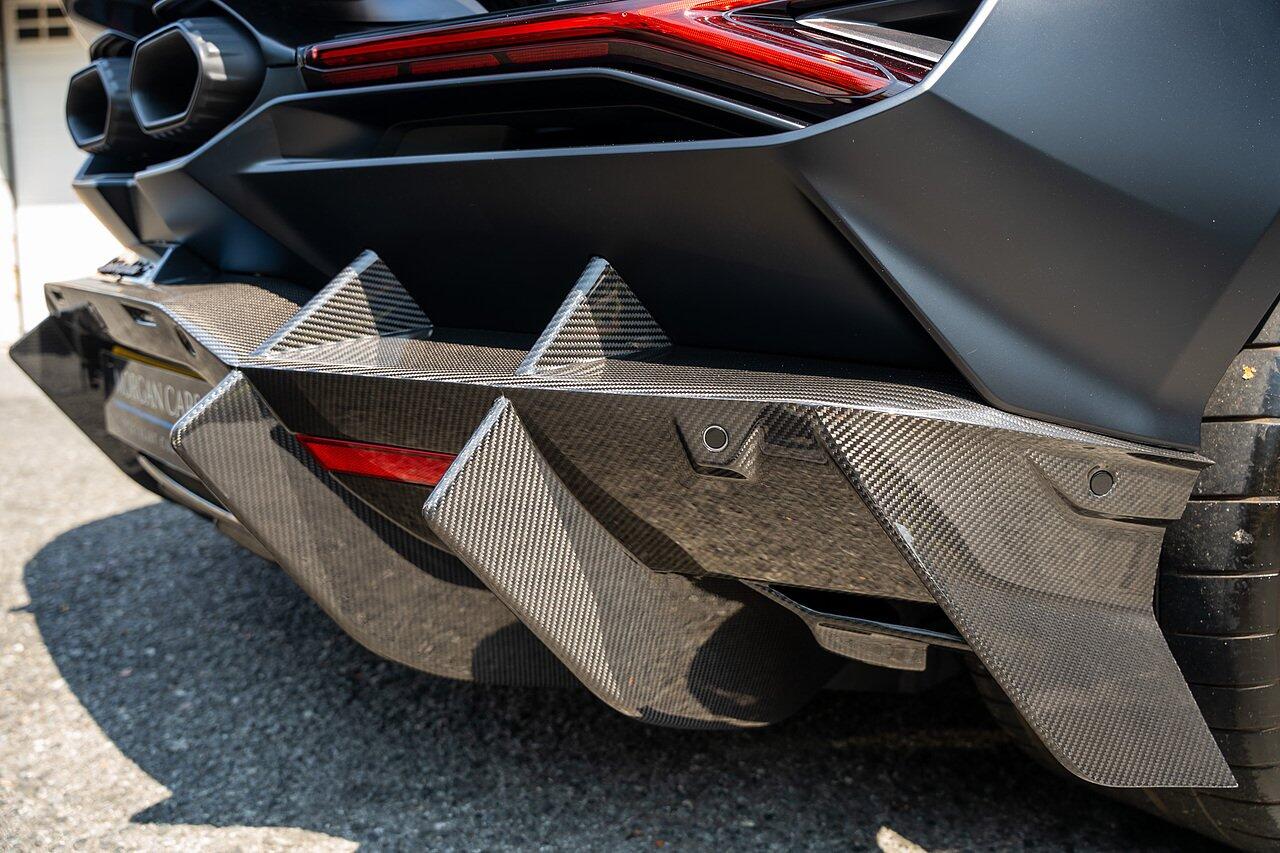 Lamborghini Revuelto view 16