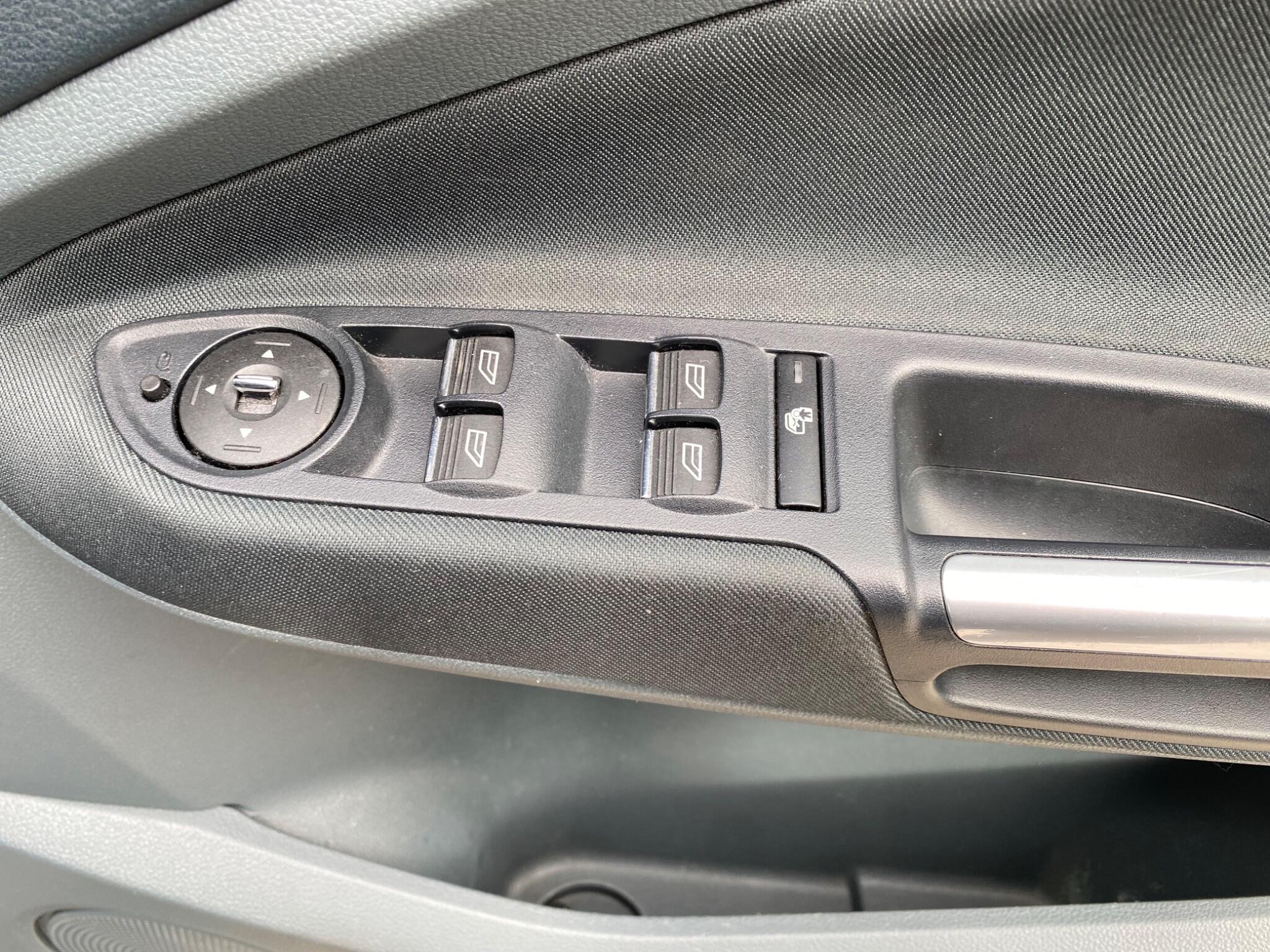 Ford Grand C-Max view 30