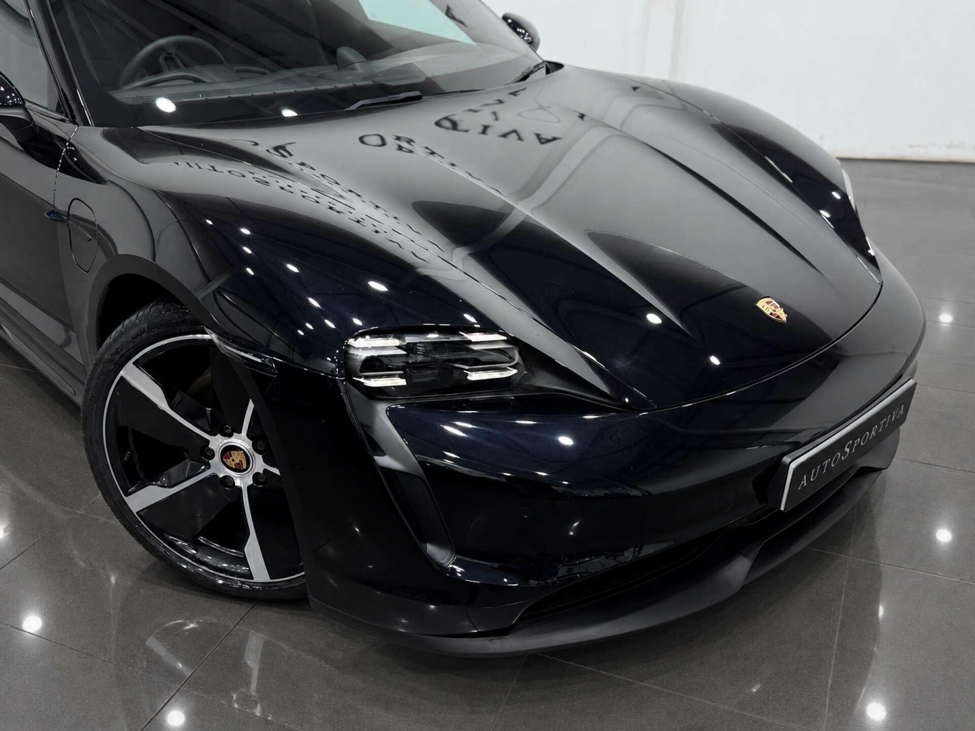 Porsche Taycan view 29
