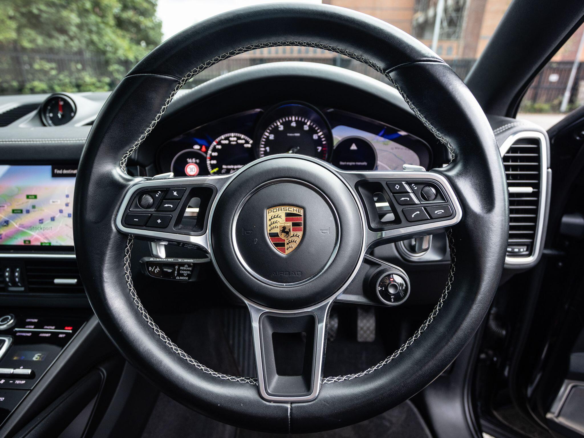 Porsche Cayenne view 29