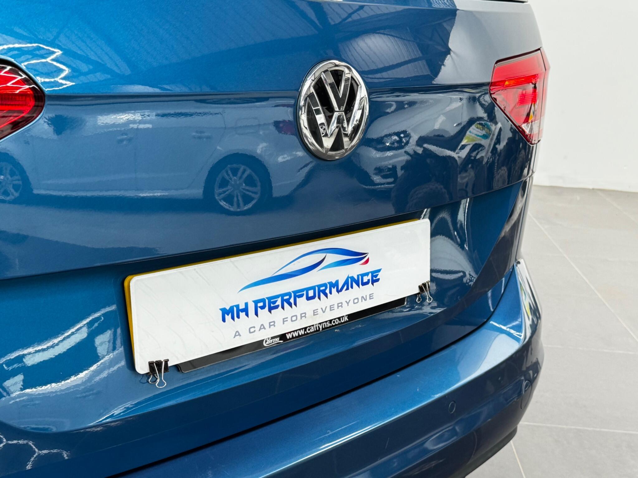 Volkswagen Touran view 23