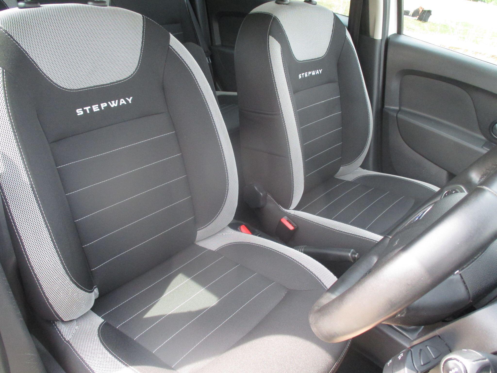 Dacia Logan MCV Stepway view 22