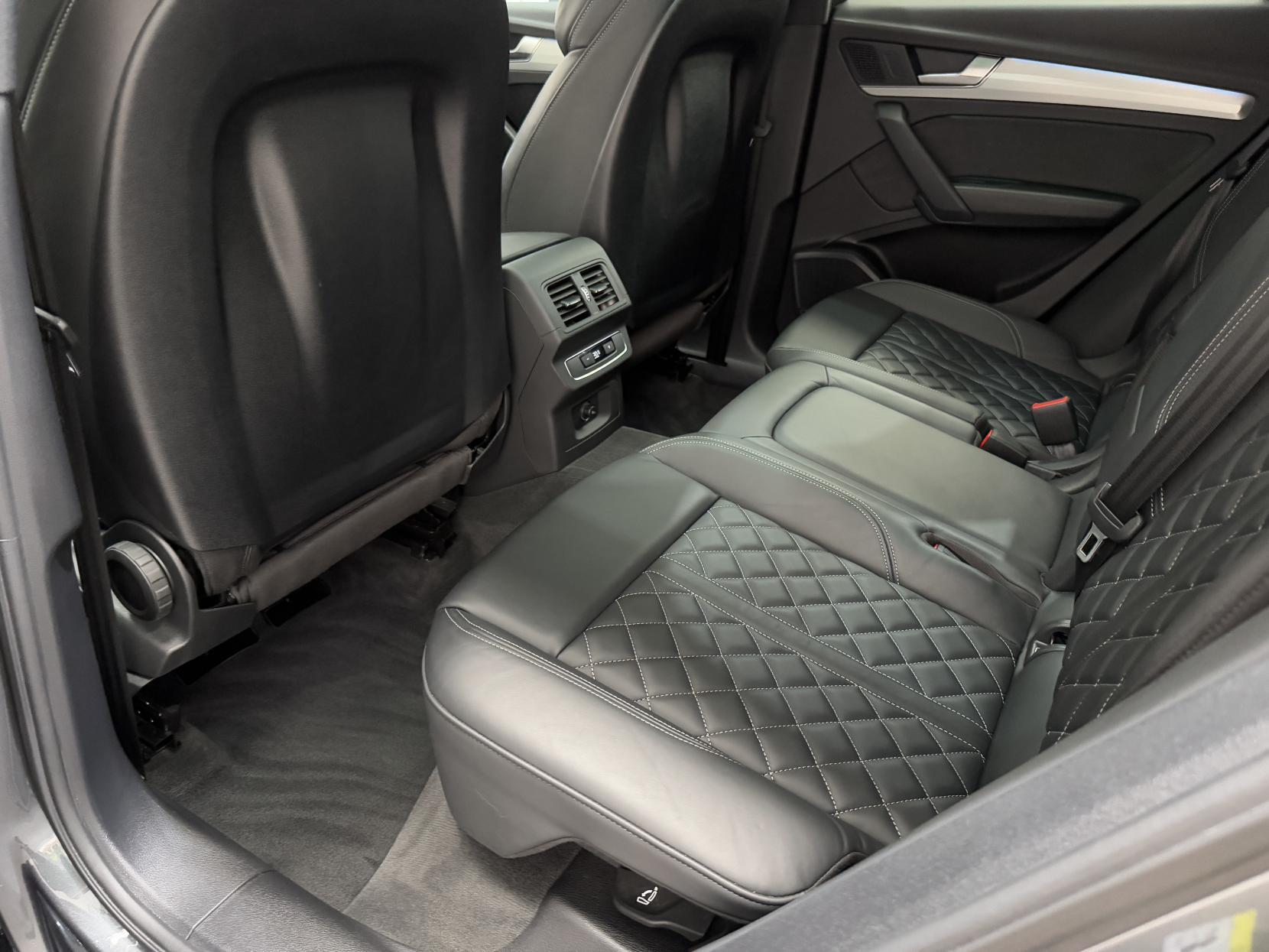 Audi Q5 view 53