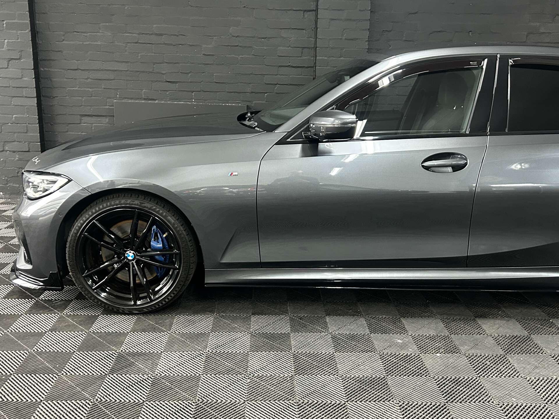 BMW 3 Series view 12