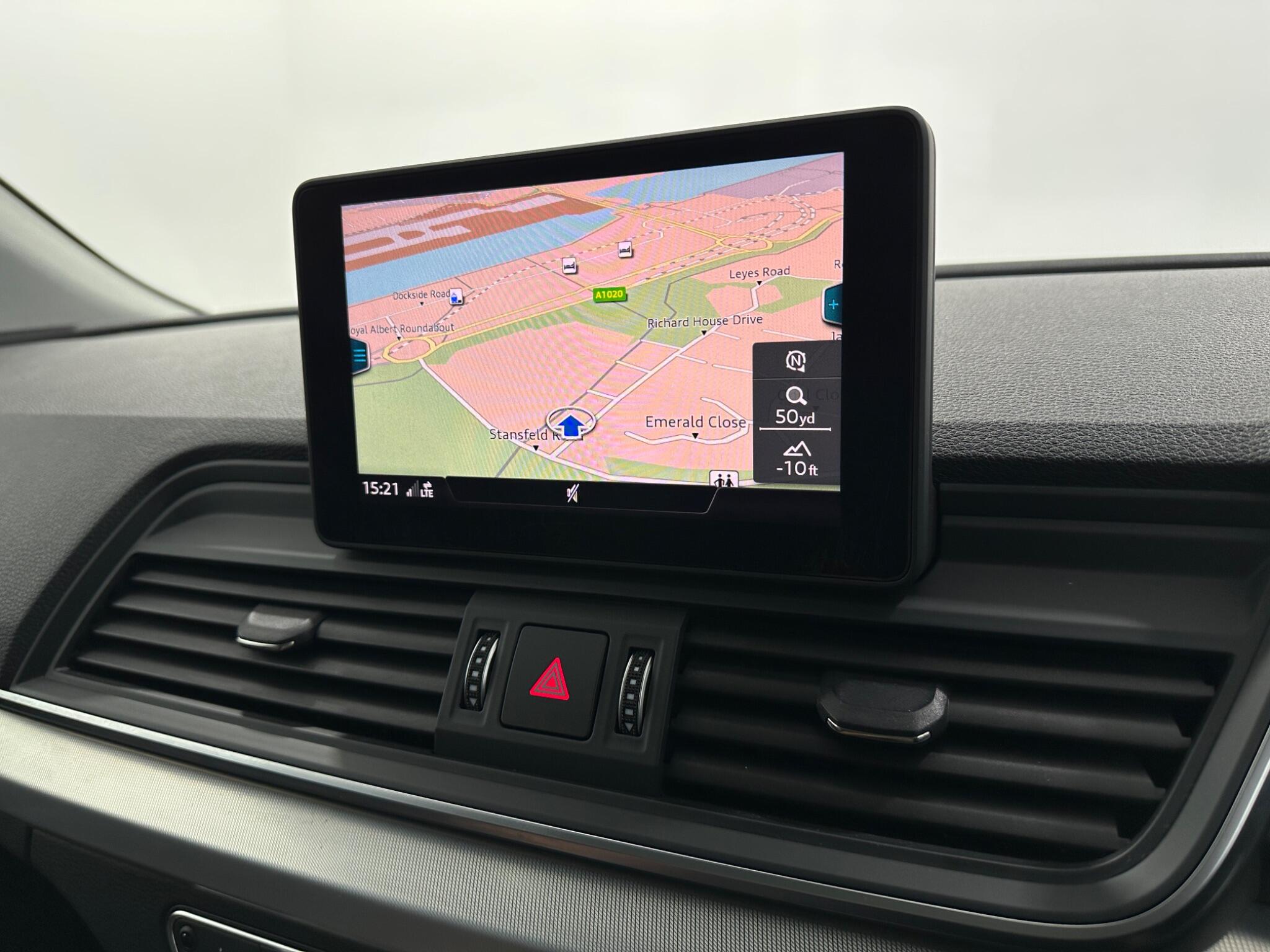Audi Q5 view 24