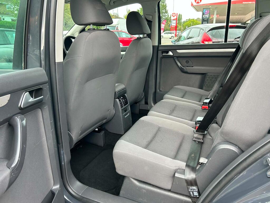 Volkswagen Touran view 15