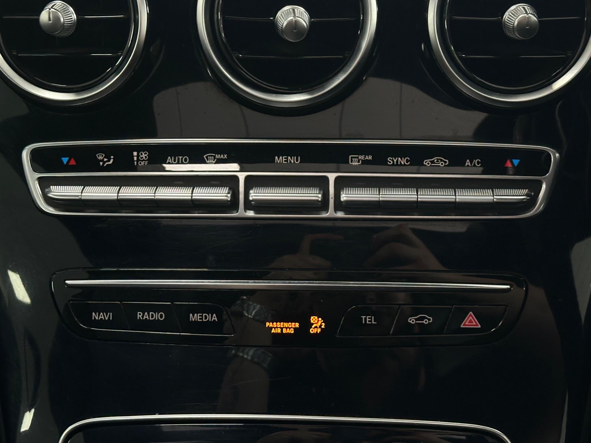 Mercedes-Benz C Class view 29