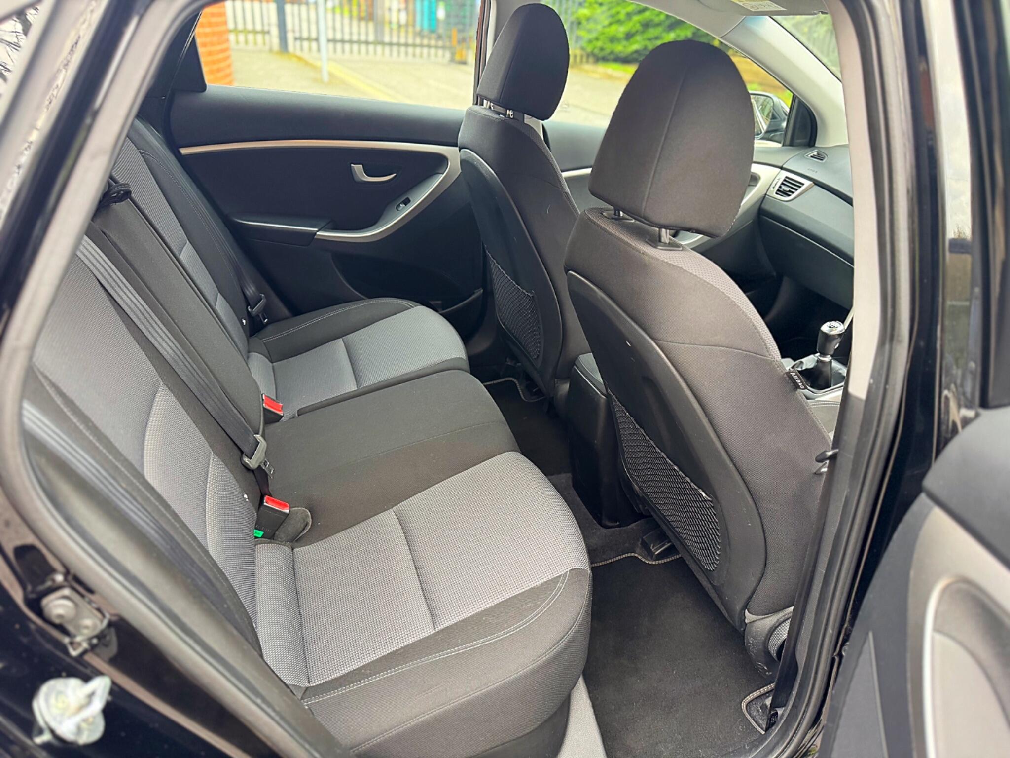 2016 Hyundai i30 1.6 CRDi Blue Drive SE Nav Euro 6 (s/s) 5dr image 34