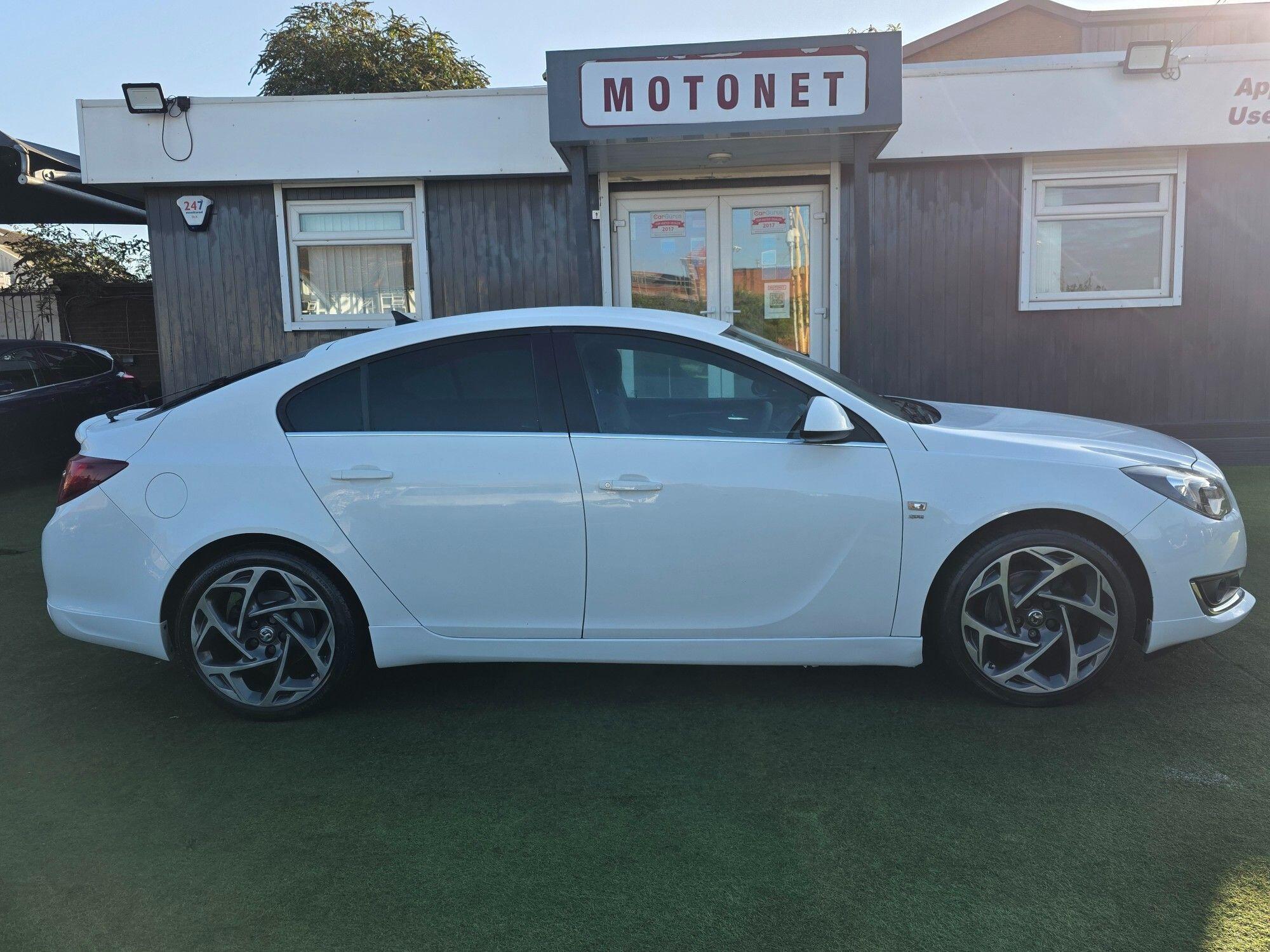 Vauxhall Insignia view 8