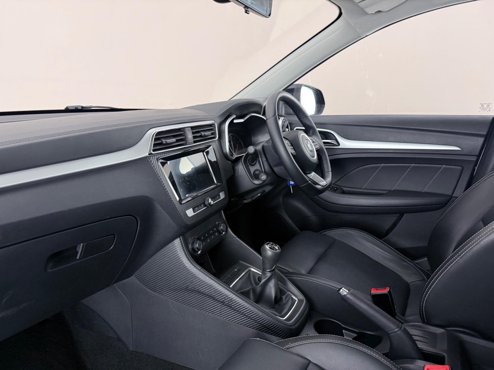MG ZS view 4