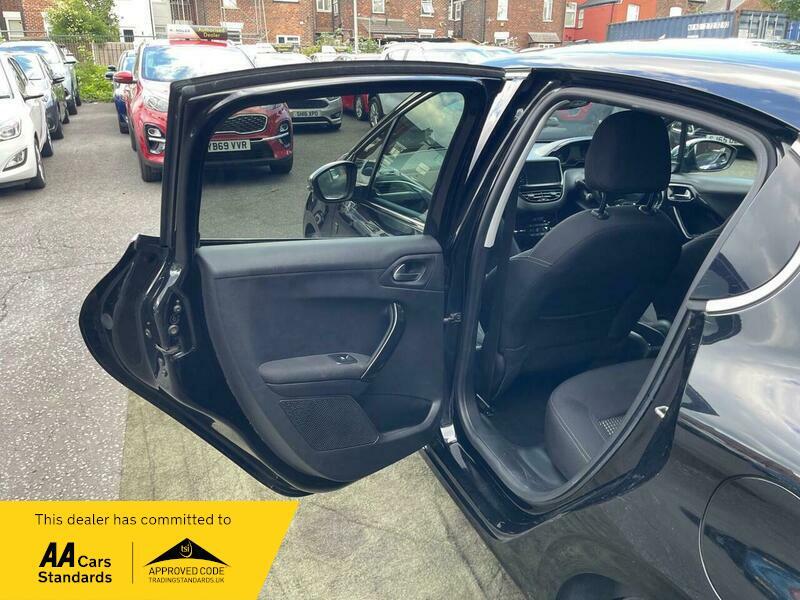 2018 Peugeot 208 1.2 PureTech Tech Edition Euro 6 (s/s) 5dr • 68,572 miles image 40