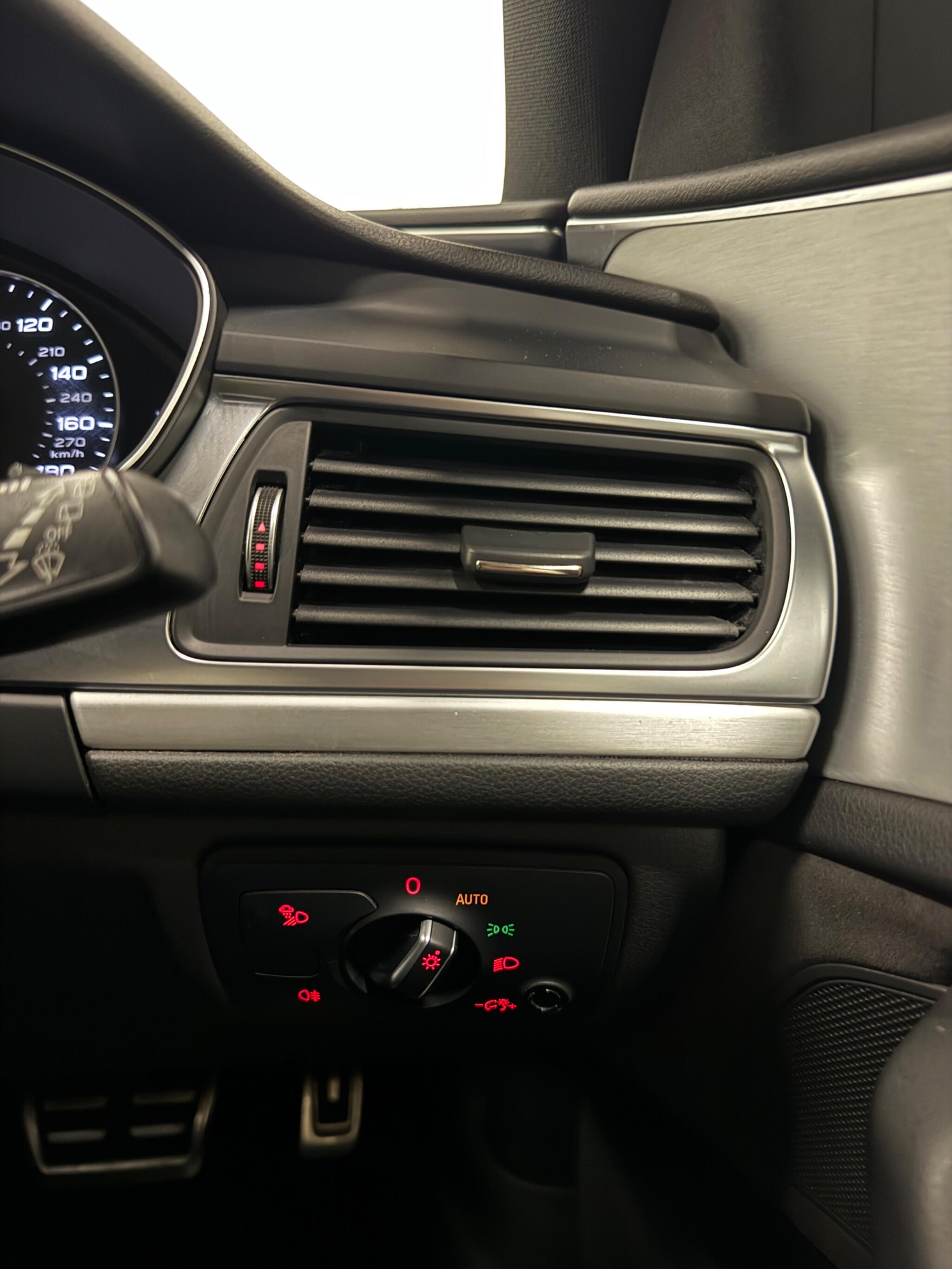 Audi A6 view 26