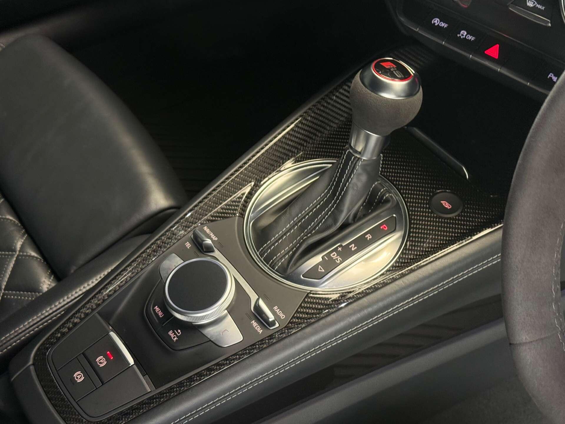 Audi TT RS view 32