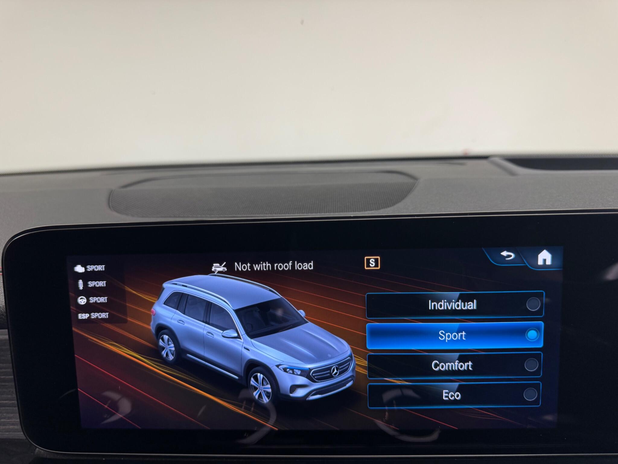 Mercedes-Benz Eqb view 20