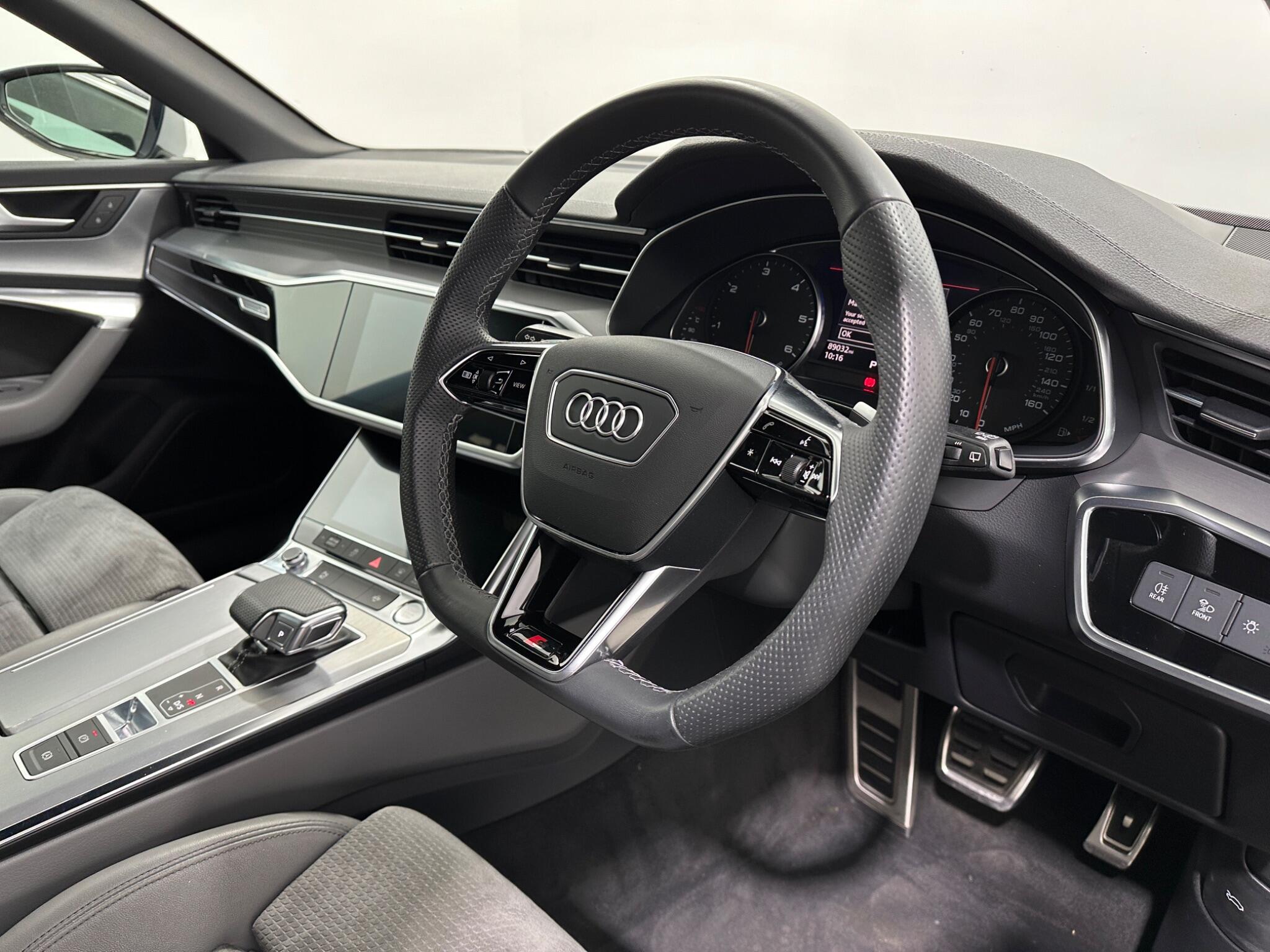 Audi A6 view 11