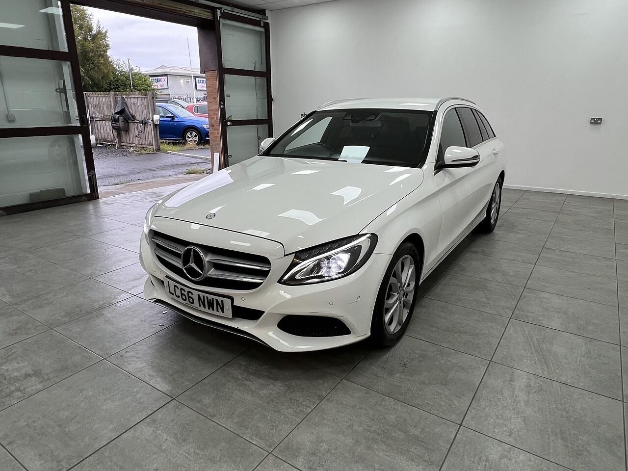 Mercedes-Benz C-Class view 6