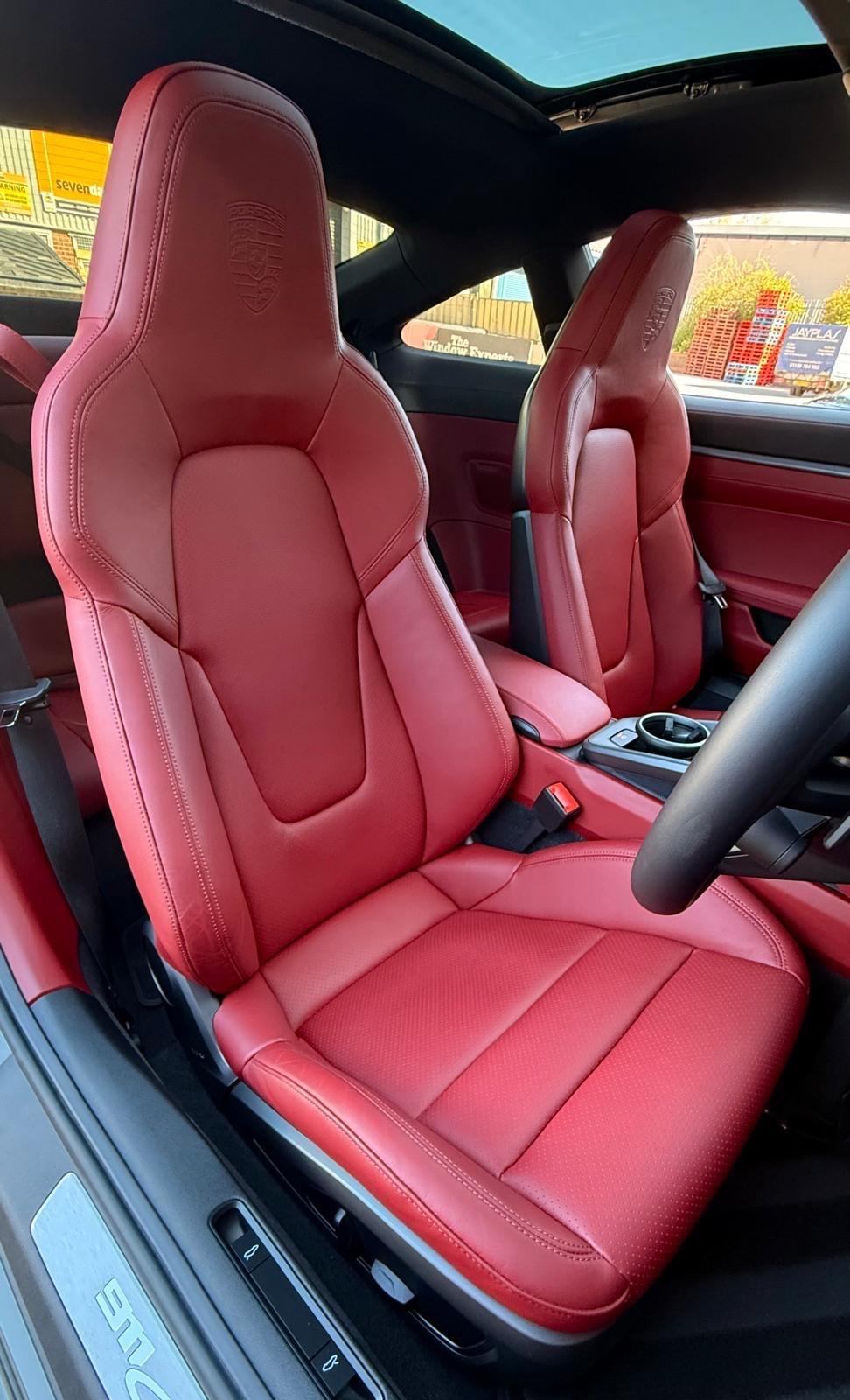 Porsche 911 view 32