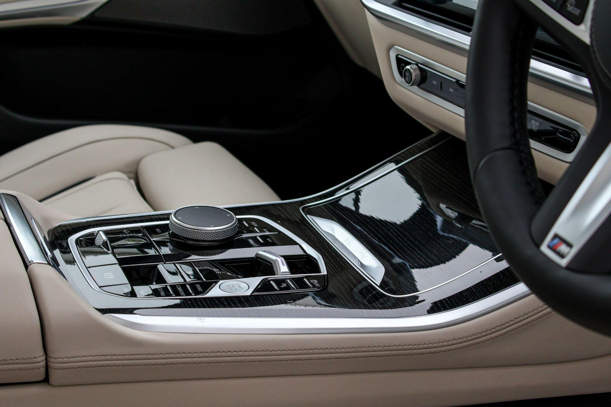 BMW X5 view 24