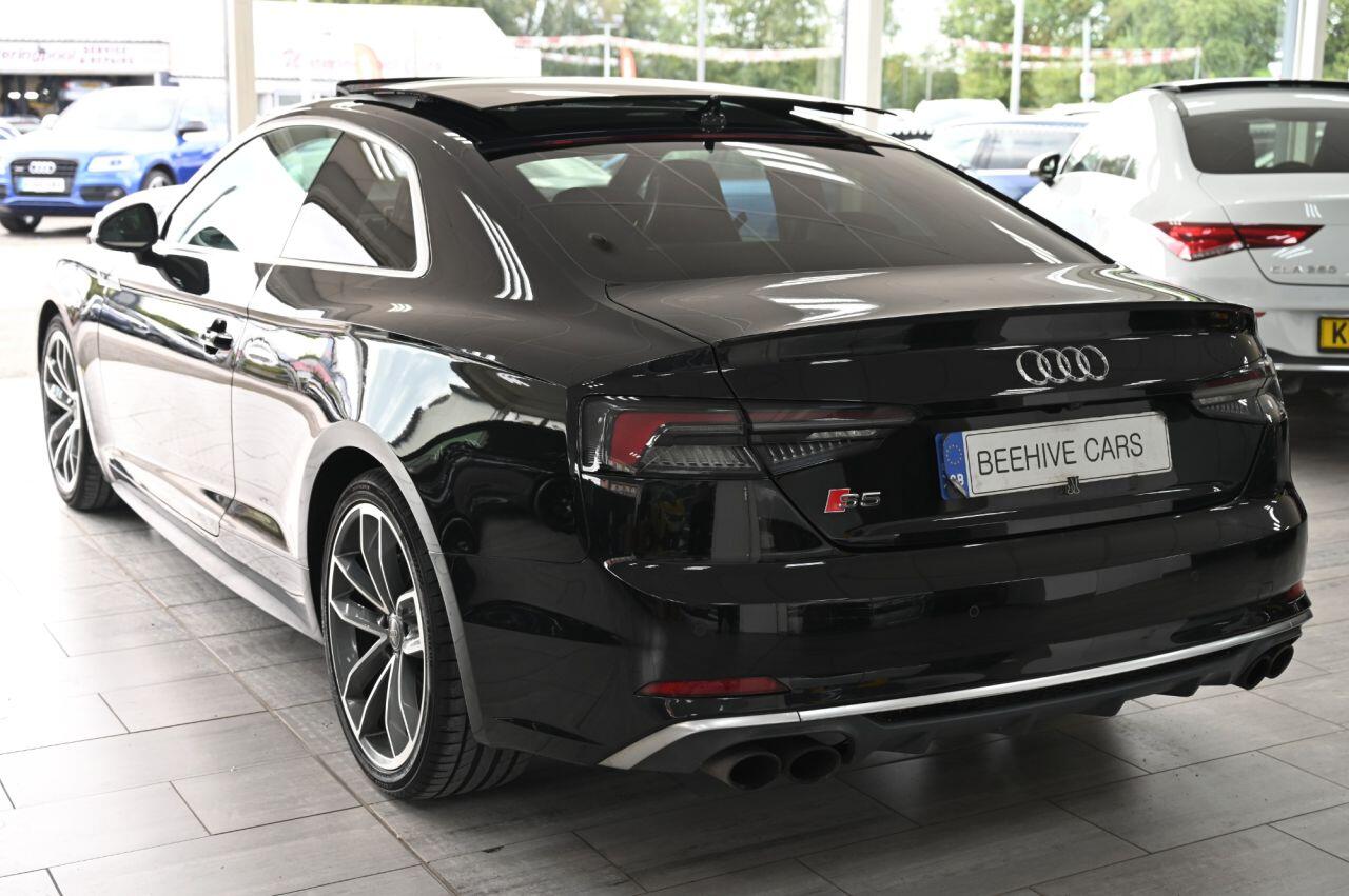 Audi S5 view 11