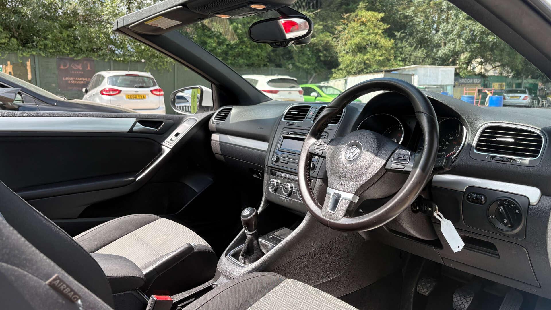 Volkswagen Golf view 13