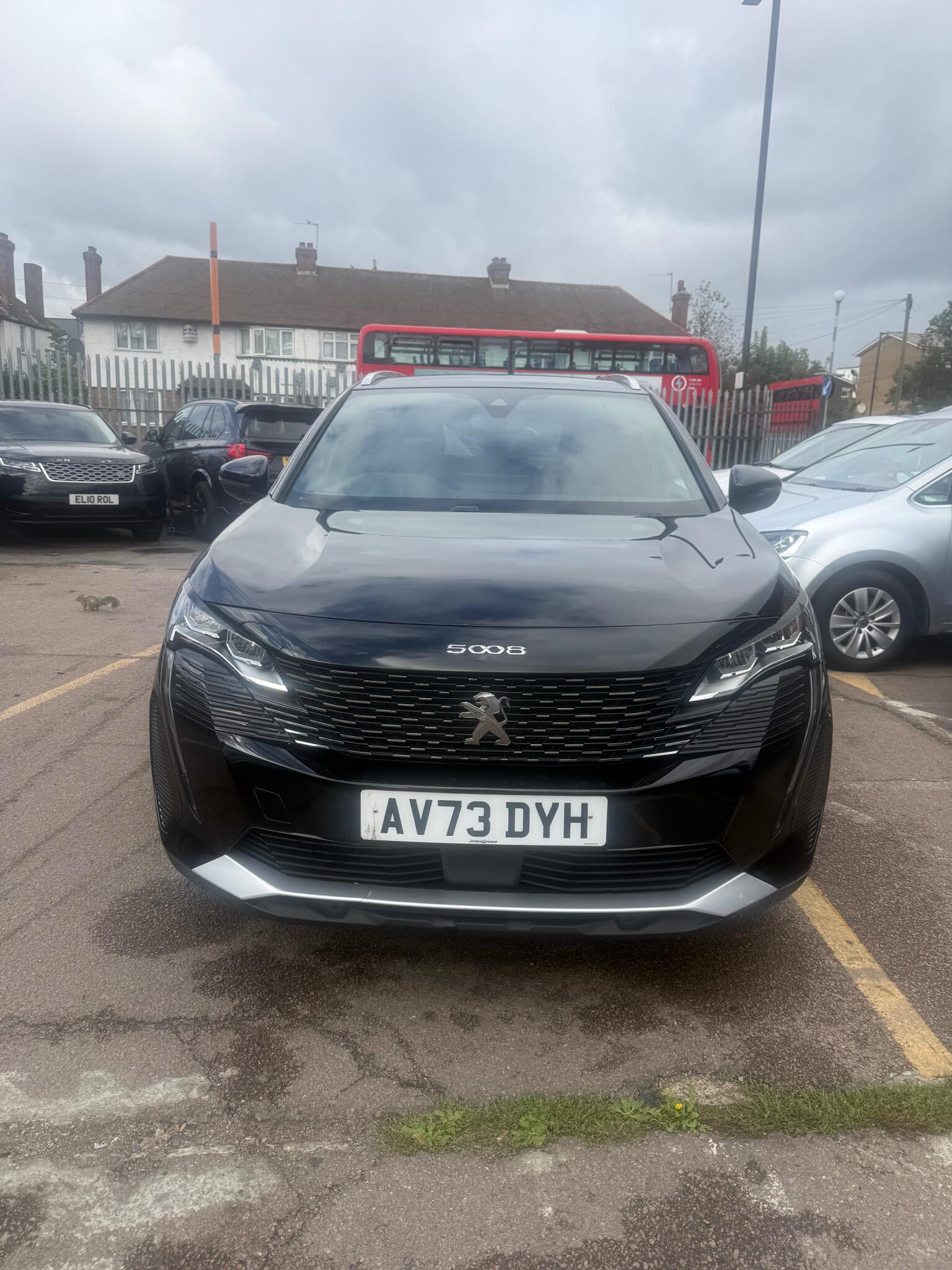 Peugeot 5008 view 3